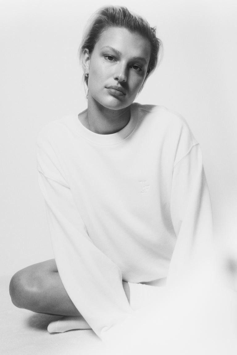 Sweatshirt | H&M (UK, MY, IN, SG, PH, TW, HK)