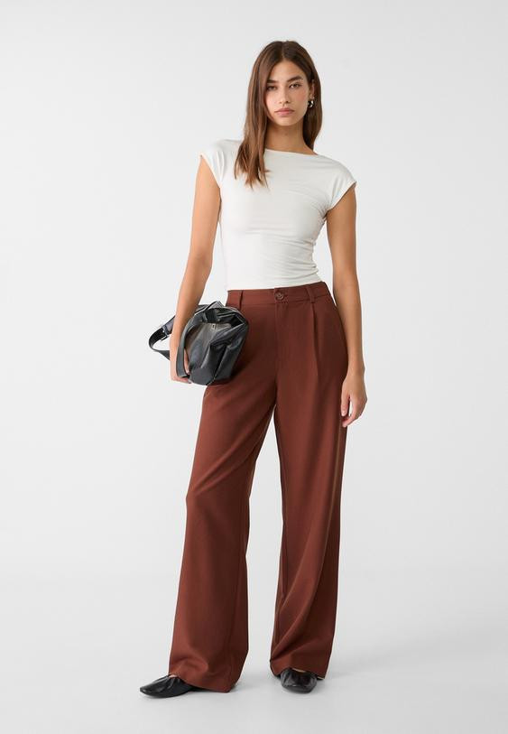 Straight-leg smart trousers with pleats - Women's fashion | Stradivarius United Kingdom | Stradivarius (UK)
