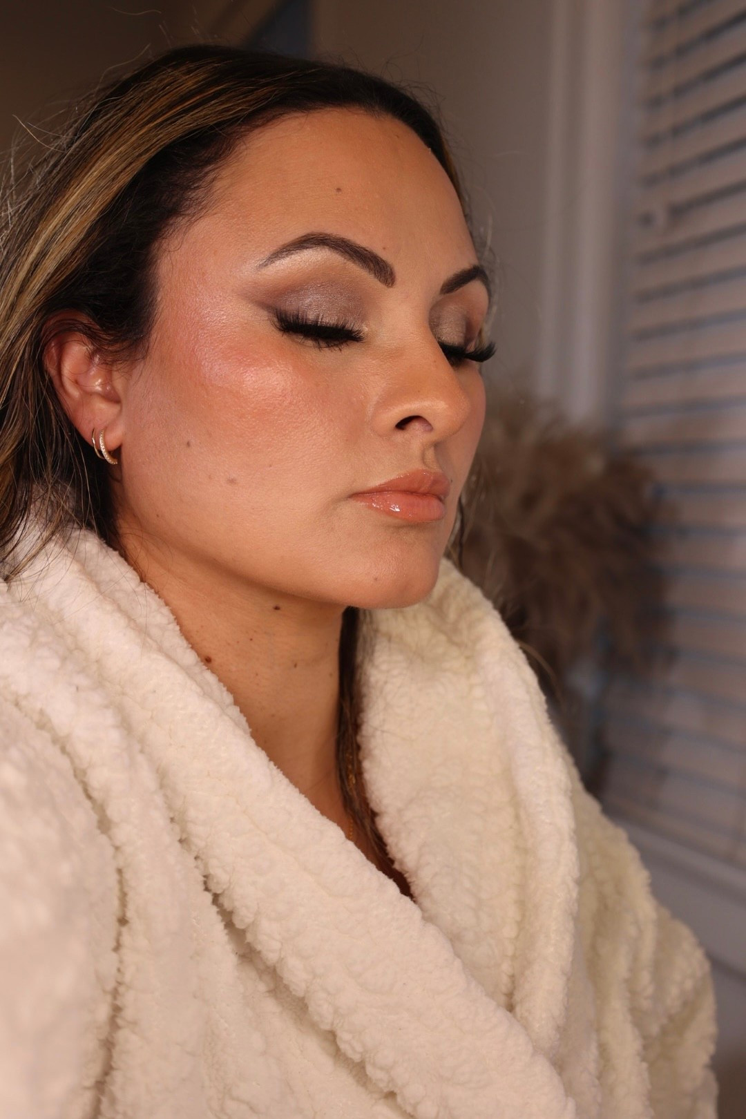Glam makeup look

Cool makeup
#ltkbeauty 