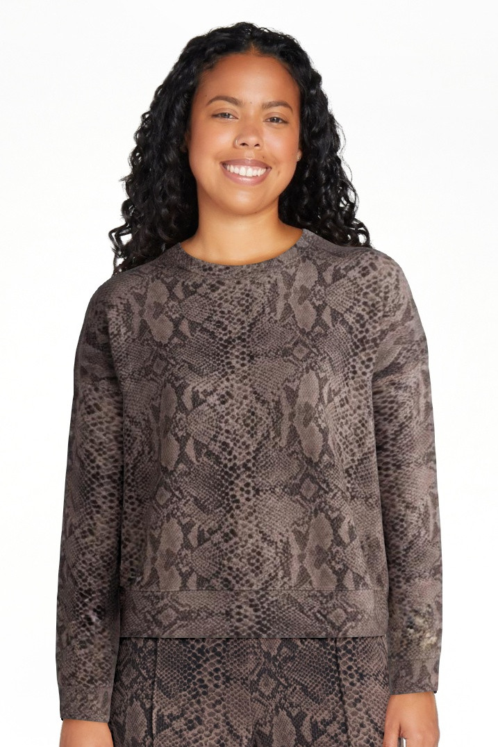 Scoop Women's and Women's Plus Scubaknit Cropped Sweatshirt with Drop Sleeves, Sizes XS-4X | Walmart (US)