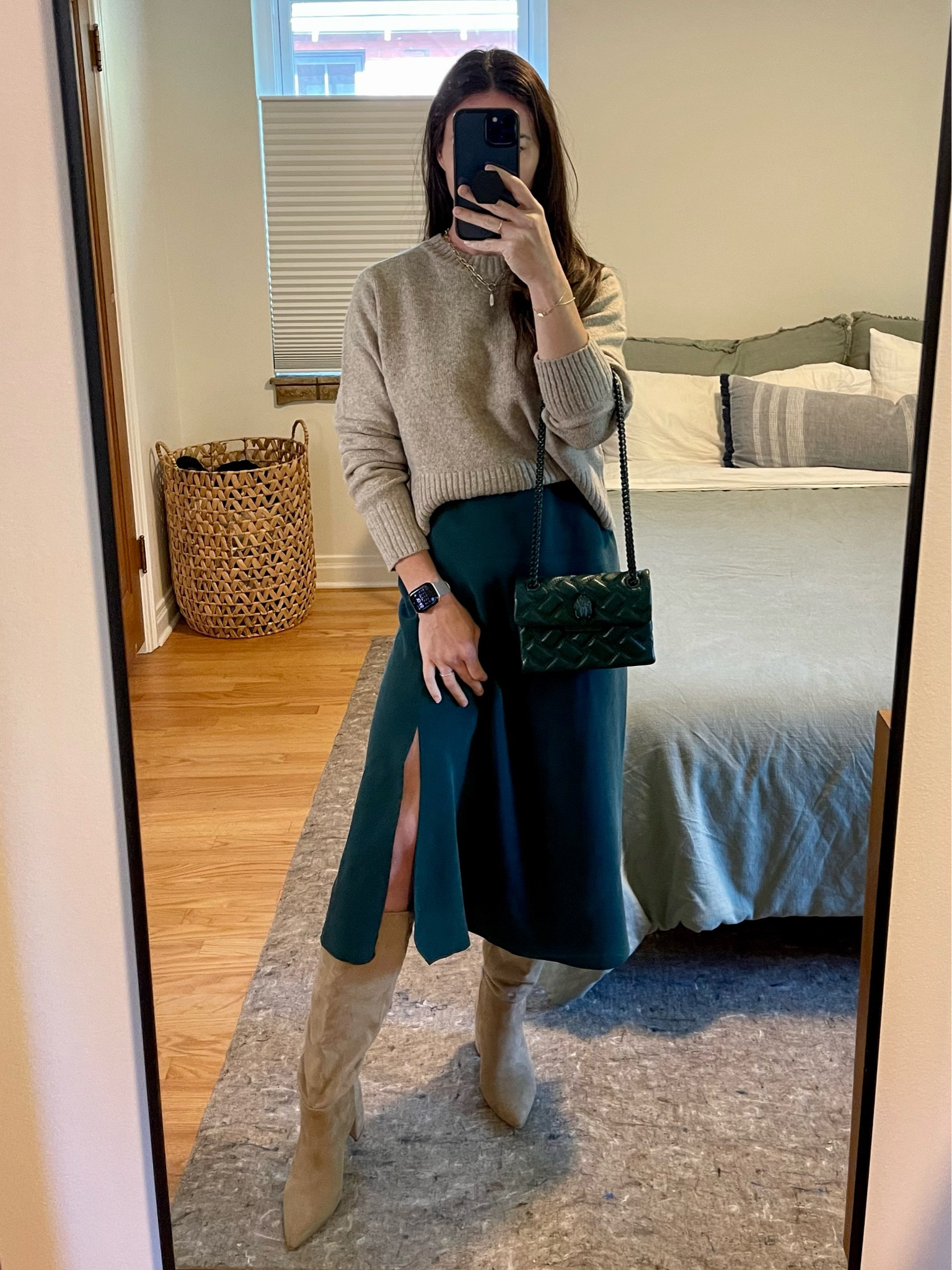 Same target dress but make it fall 🍁 

Details: dress S, sweater M, bag sold out in green but linked black!

#LTKitbag #LTKSeasonal #LTKfindsunder50