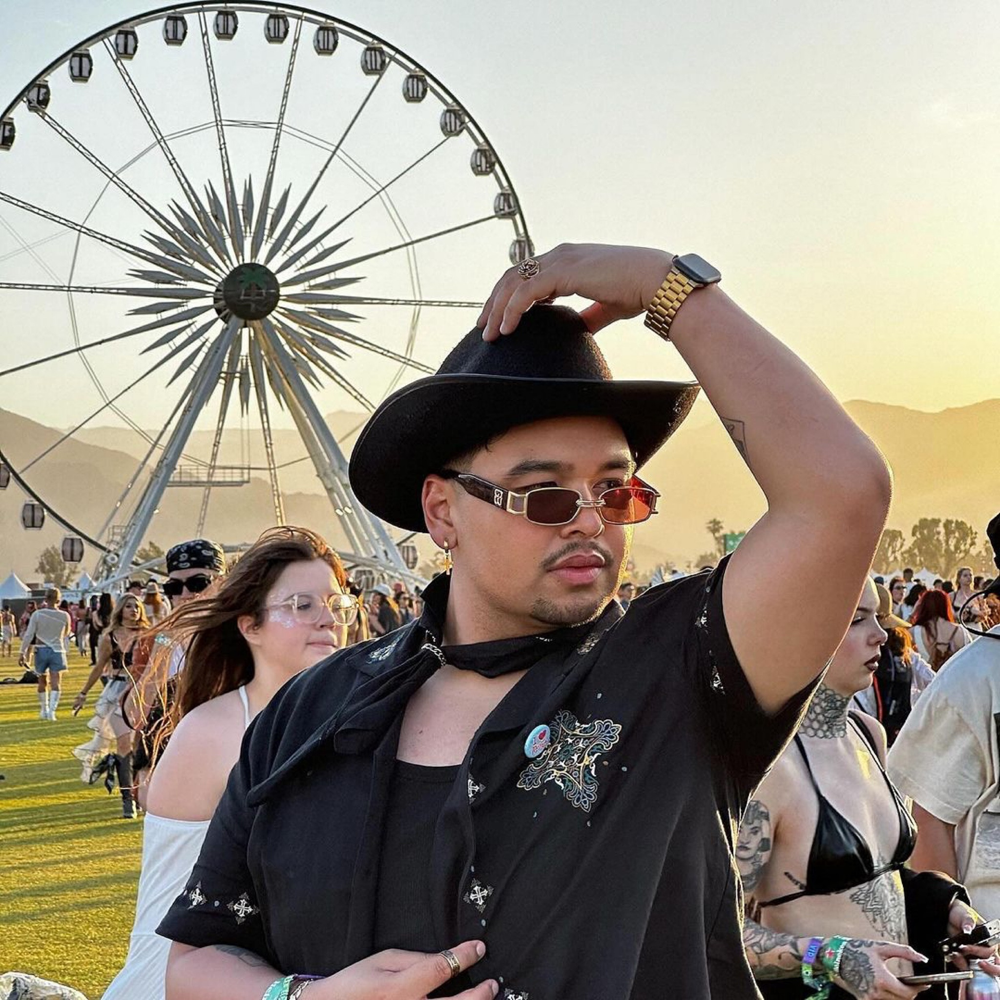 Throwing it back to Coachella and my cowboy vibes! That weekend was such a blast, and my outfit was perfect for the occasion—super comfy too! ☀️💥

#LTKMens #LTKSeasonal