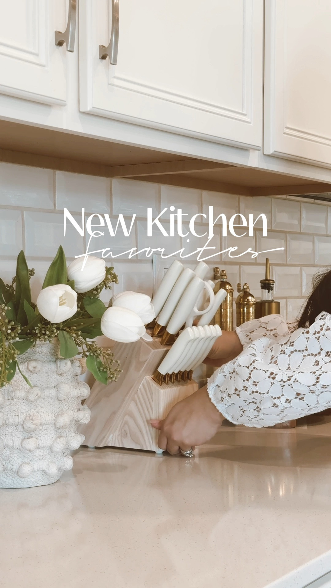 Because who doesn't love a matching moment? Comment LINK to get the links sent to your inbox. - Amazon Find 🛒

This beautiful set is built for style and function and is Nonstick, Non Toxic, PFOA Free, Oven and Dishwasher Safe. Don’t forget to grab the matching knives and spoons! You can even use them for styling your kitchen. 
@styledsettings #styledsettings

Kitchen tool - cookware - white and gold pots - white and gold knives - neutral kitchen - Neutral Home - aesthetic home- 

#LTKstyletip #LTKhome #LTKsalealert