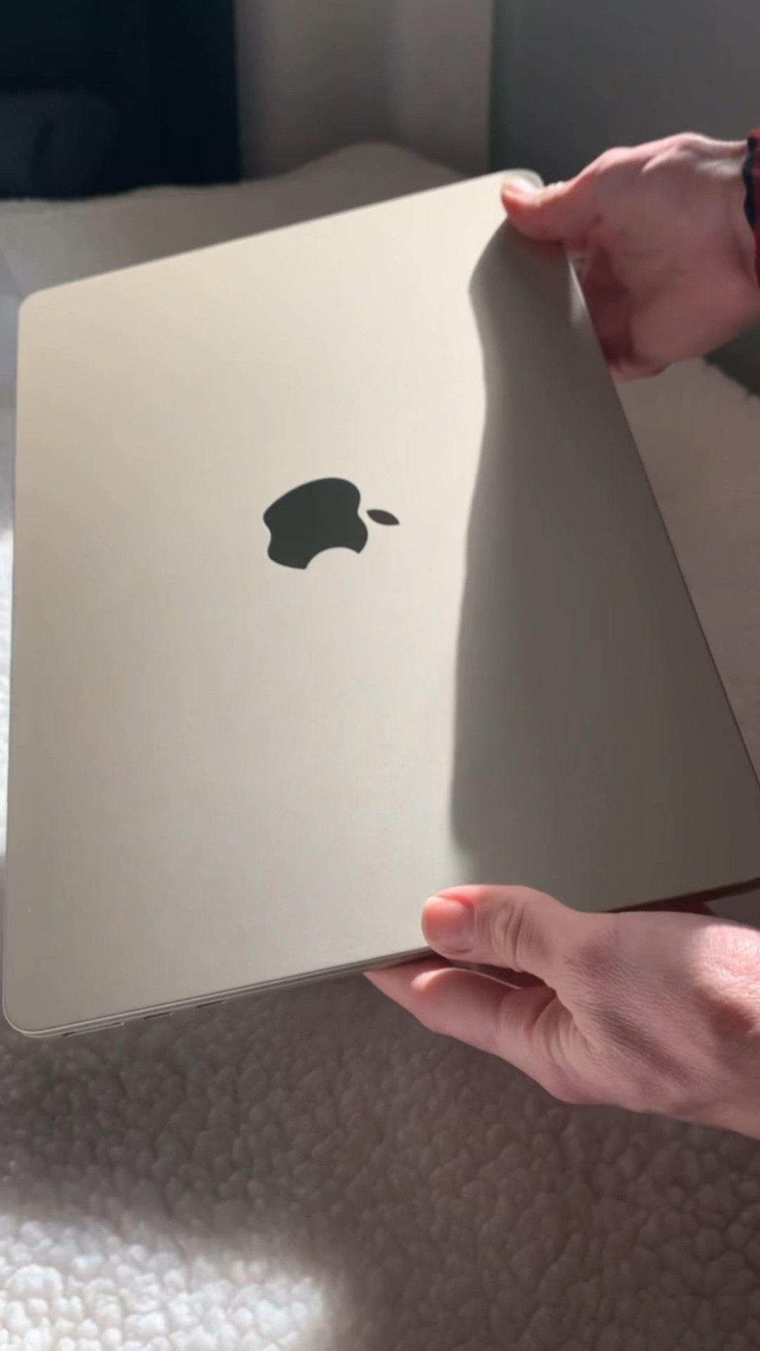 Unbox my brand new 2025 ✨ MacBook Air ✨ with me 😍 In color “stardust” 🤭💫 Looking to upgrade your laptop? Amazon has some great deals and affordable financing available, especially for Prime Visa holders 💳 I’m paying just $60 a month for this beauty 🥹

#macbookair #macbook