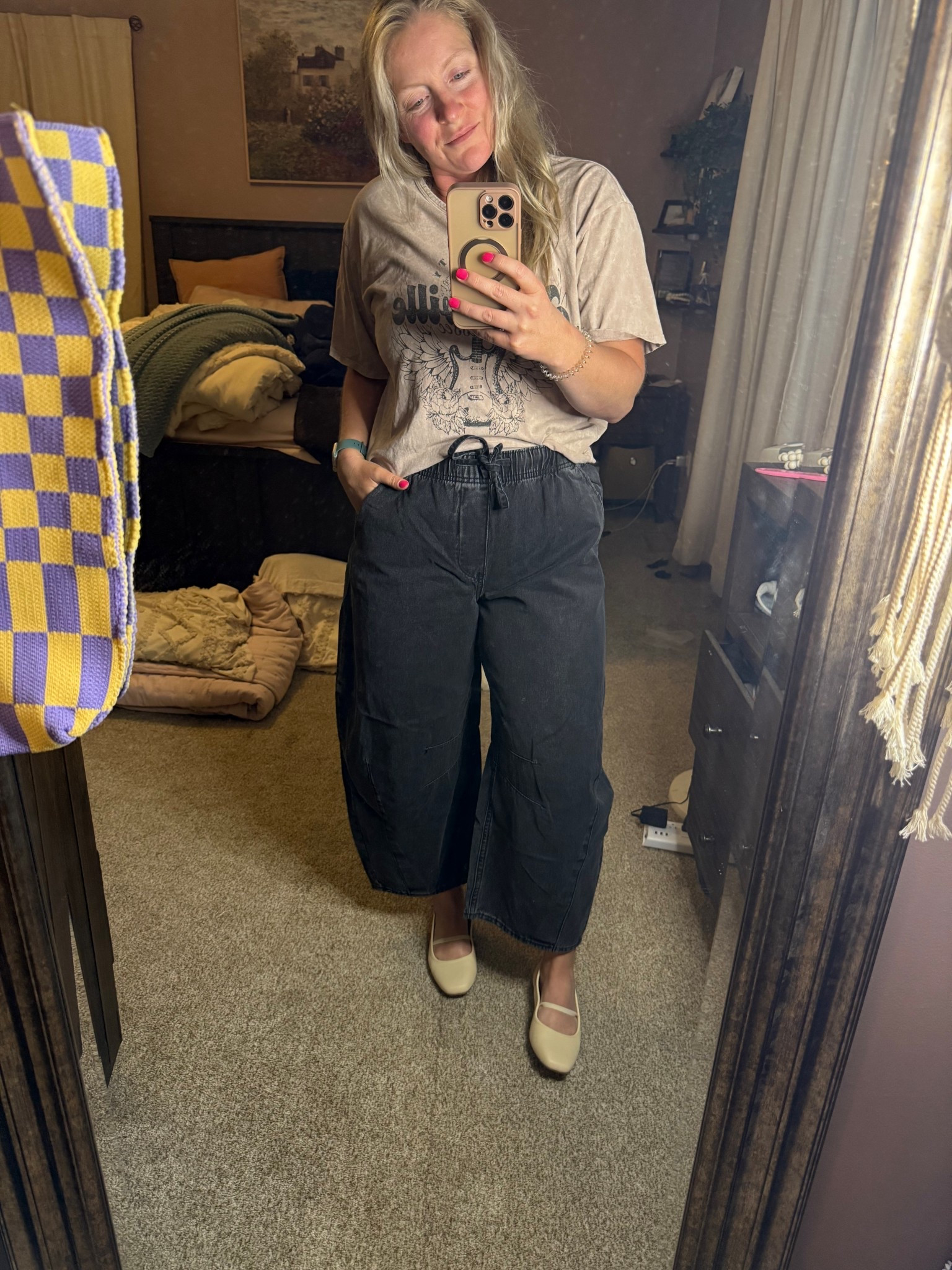 The BEST drawstring barrel jeans for midsize girls. I ordered a petite size for a shorter look cuz I wanted them to hit slightly above the ankle and…. Chefs kiss 💋 #LTKSummerEdit

#LTKMidsize #LTKFindsUnder100
