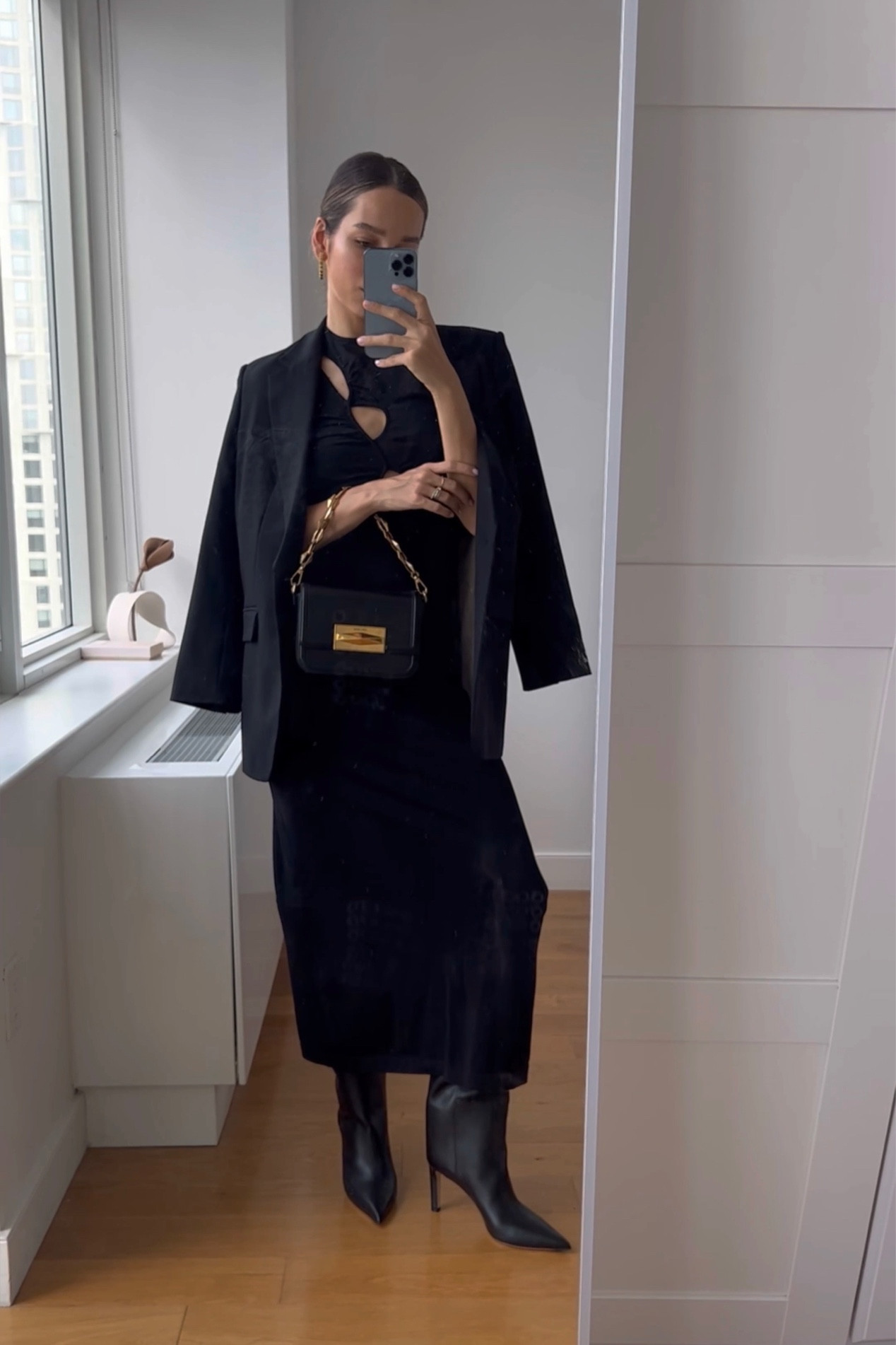 Monochrome black look 🖤 


#LTKstyletip #LTKparties #LTKeurope