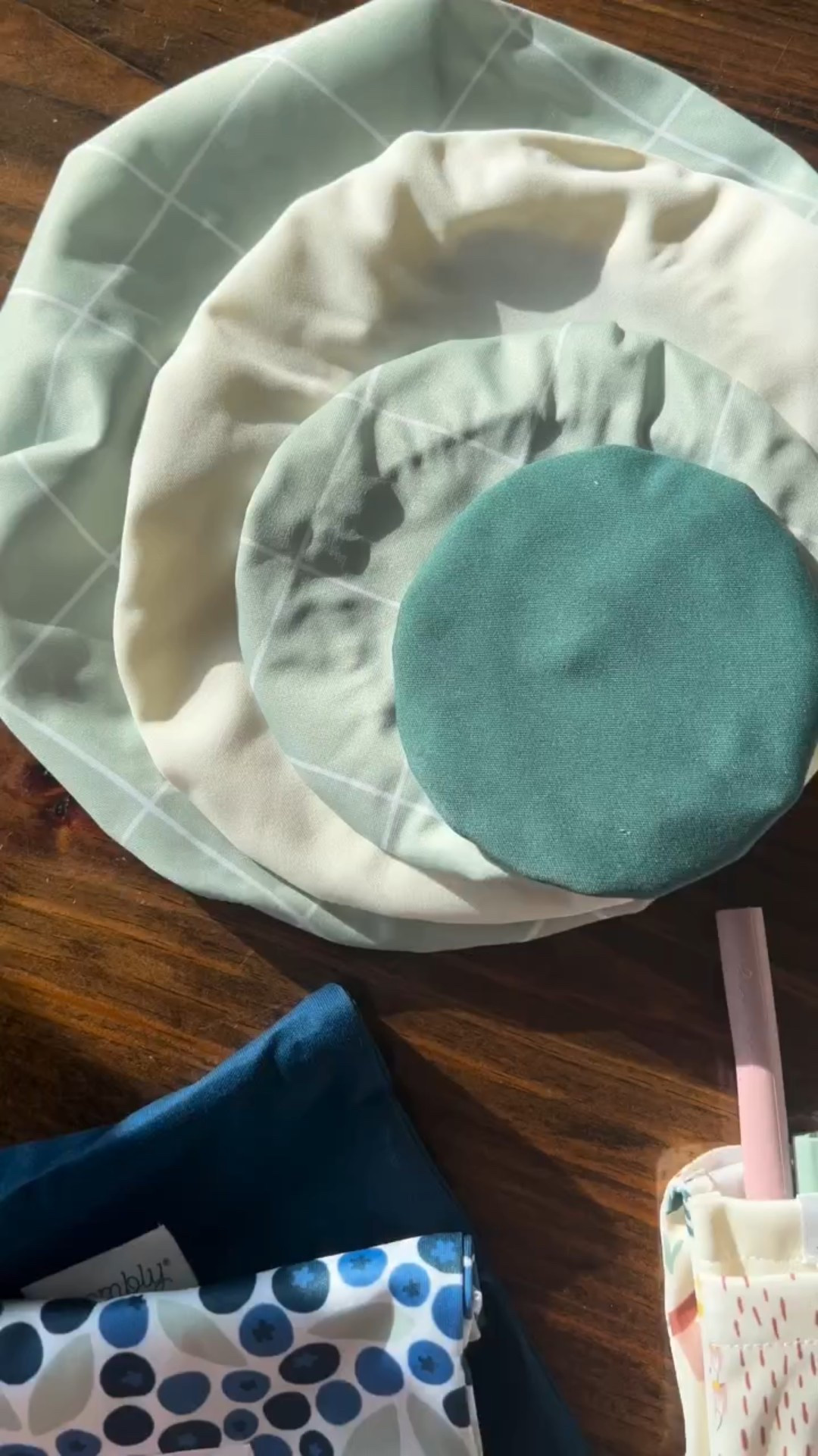 I’ve partnered with @esembly to begin making eco-friendly swaps in our home that not only better our planet, but also our wallet! Their line of thoughtfully design products are not only sustainable, but also so practical…and cute!

I am loving each and every single item, especially the bowl covers and paperless towels for my sourdough days! The kids are obsessed with the straw set as well as filling the reusable bags with snacks for the car!

Which item is your favorite? What will you try first??

Don’t forget to use my code AMANDAHOME20 to save 20% on your order! And tag me in your videos using your new goodies, I can’t wait to see what you get!!

#sustainability #kitchenswaps