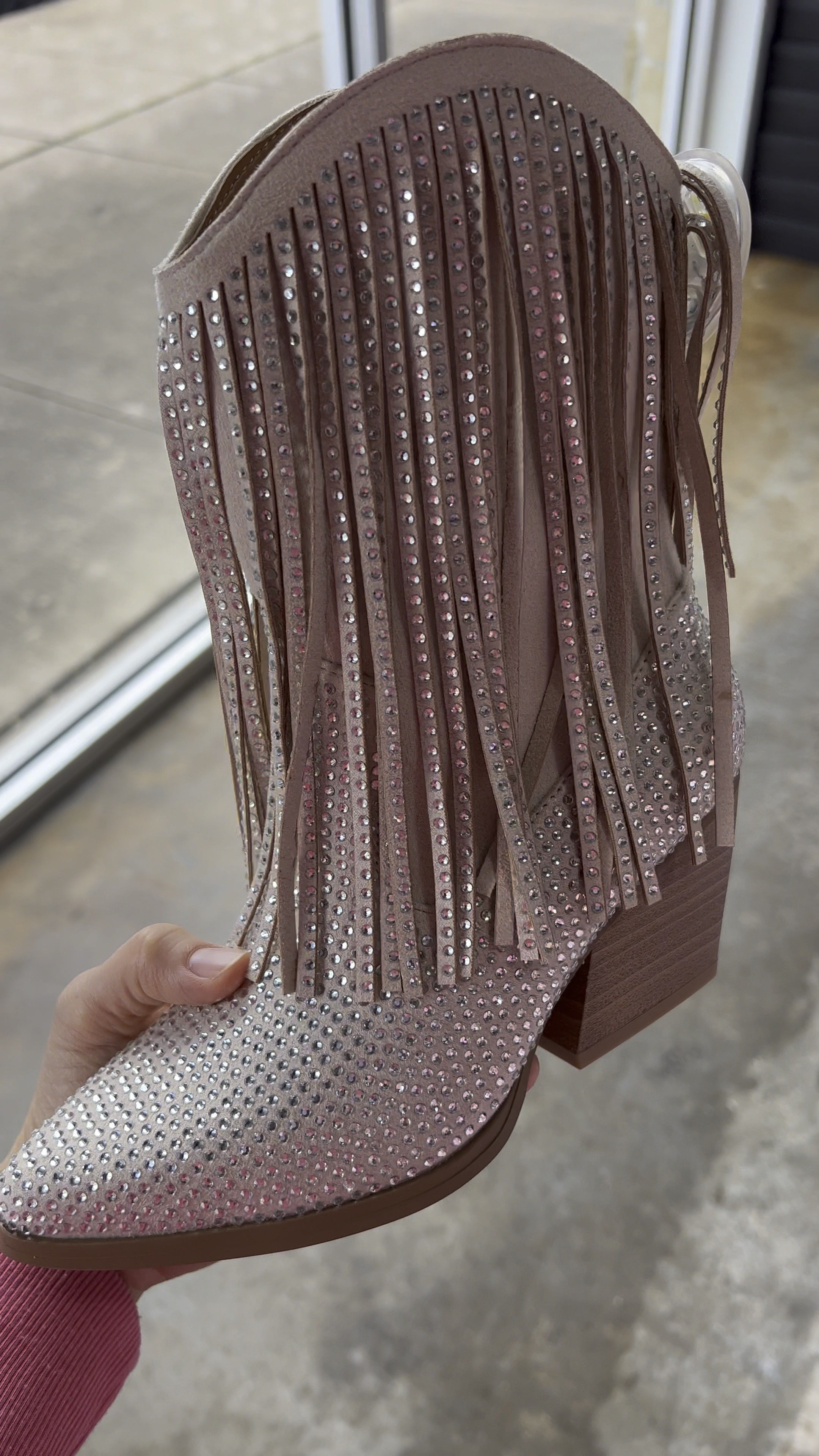 Rhinestone western boot with fringe! How cute are these? Prefect for rodeo season! Available in several colors & sizes. Get they while they last! Fits TTS and I’m an 8.5 in shoe size.

Boots
Booties
Western boots
Cowgirl boots
Rodeo season
Western wear
Rodeo wear
Fringe
Shoes


#LTKstyletip #LTKshoecrush