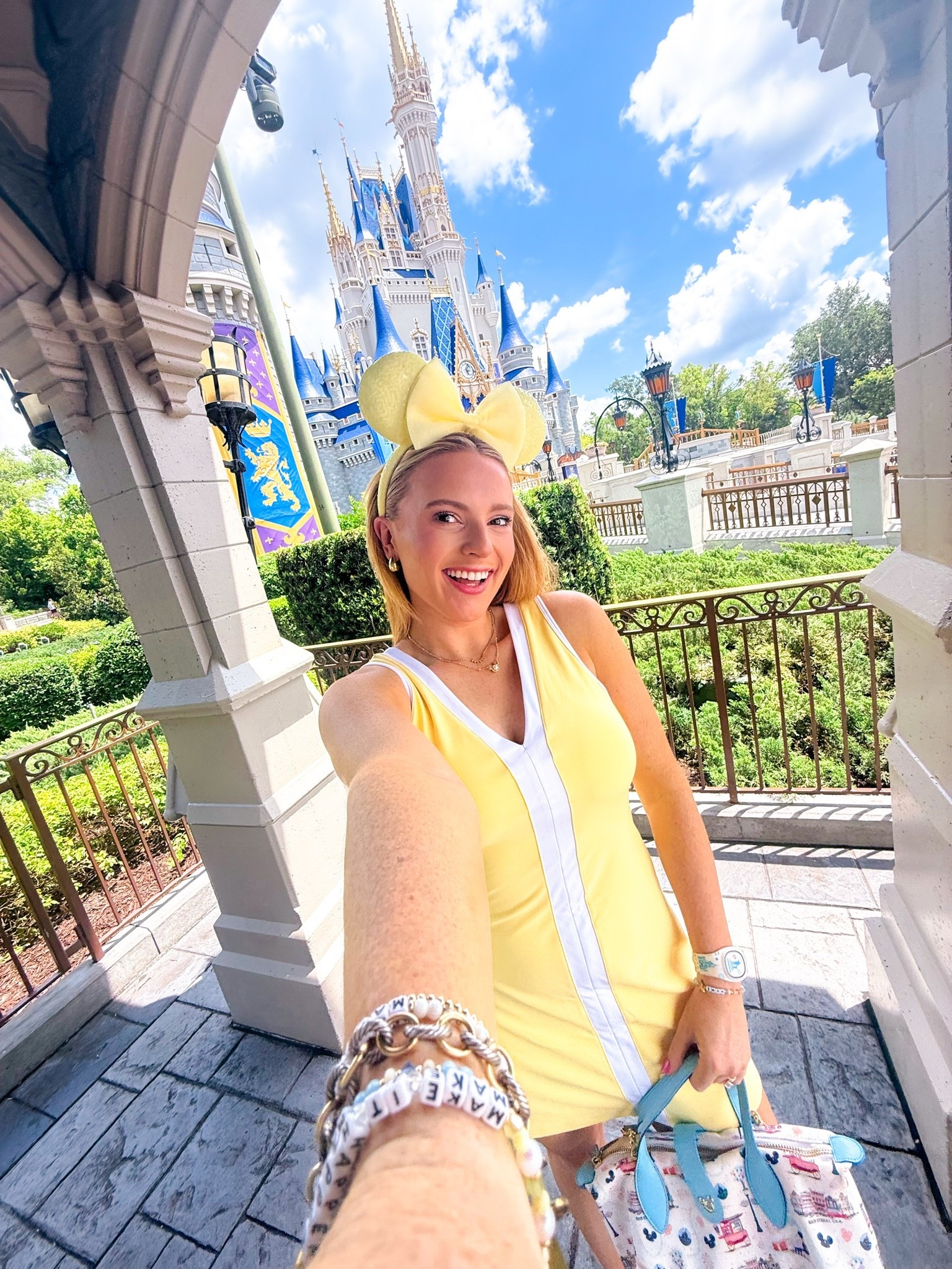 YELLOW DISNEY OUTFIT 🌟

#LTKgrwm #LTKootd #LTKActive