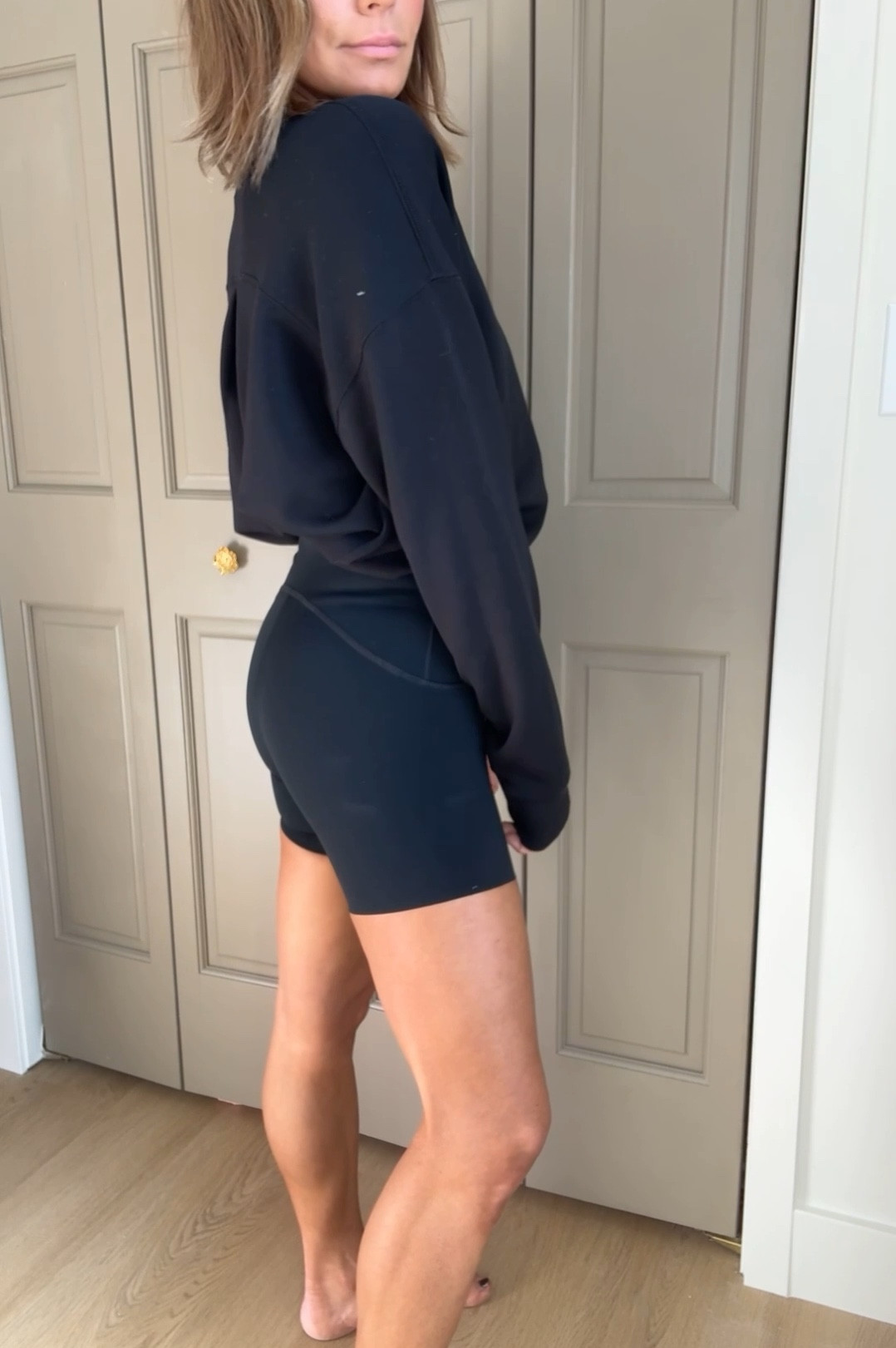 Spanx has done it again folks. My favorite leggings also come with pockets and in a bike shorts version! 
Use code JESSICABXSPANX to shop @spanx #spanxpartner #spanx

I’m wearing a small in the shorts, leggings, and jumpsuit! 
I wear a medium in the air essentials crewneck.