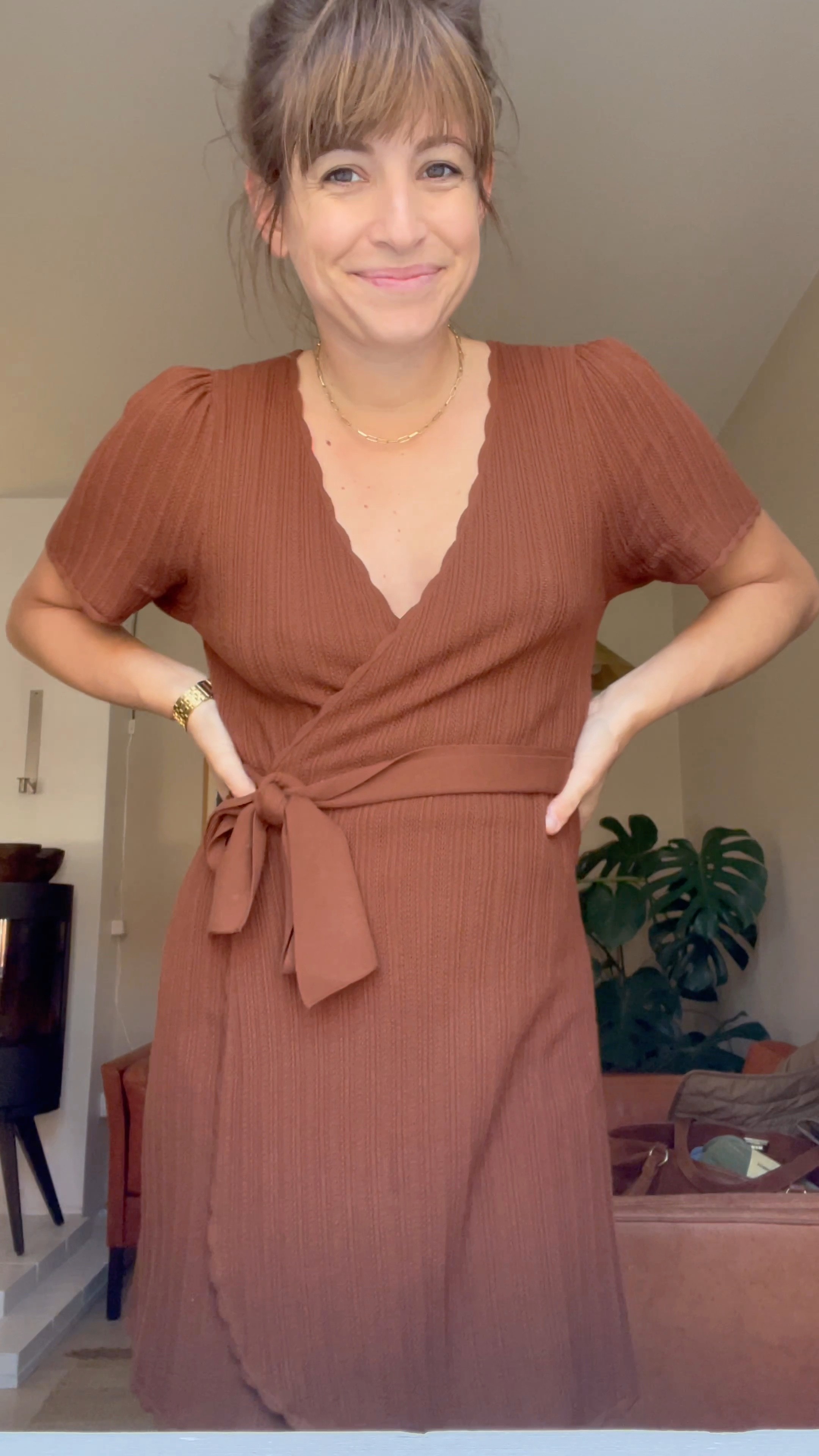 Such a comfy wrap dress with the cutest details - flattering and perfect for early fall! This one isn’t currently available but there’s a really good and similar one linked ❤️. And the cardigan is 💯

#LTKSeasonal #LTKfit #LTKworkwear