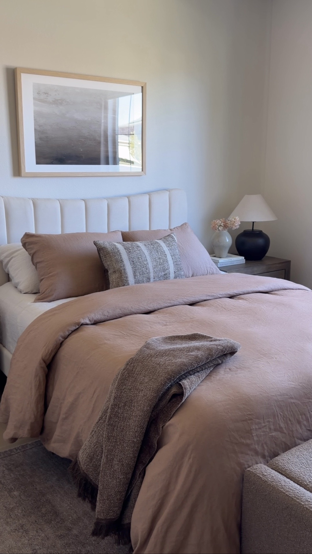 This cozy setup is exactly the kind of comfort I want my guests to experience ✨ @onequince 

Would you stay here for the weekend?

#QuincePartner

#LTKHome