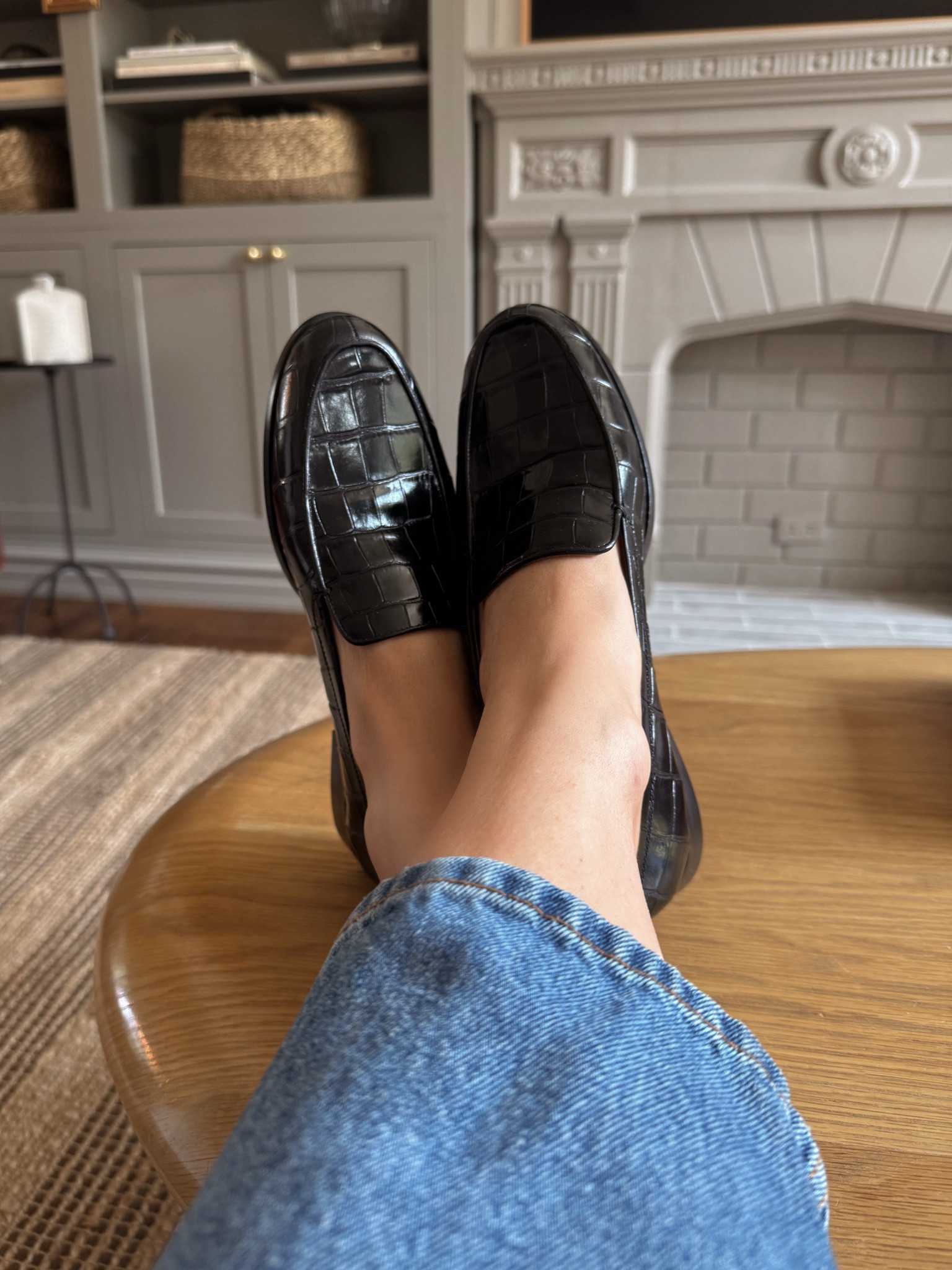 Emme Parsons makes some of my favorite footwear out there. This is my 4th pair, and the quality of all of them is superb. These are comfortable off the bat, but I could tell they're going to get even softer and better with wear. 

Sizing: They run true to size. I wear a US 8.5 and got the 8.5/39 and they're perfect.

#EmmeParsons #FallShoes #FashionFashion #Loafers 