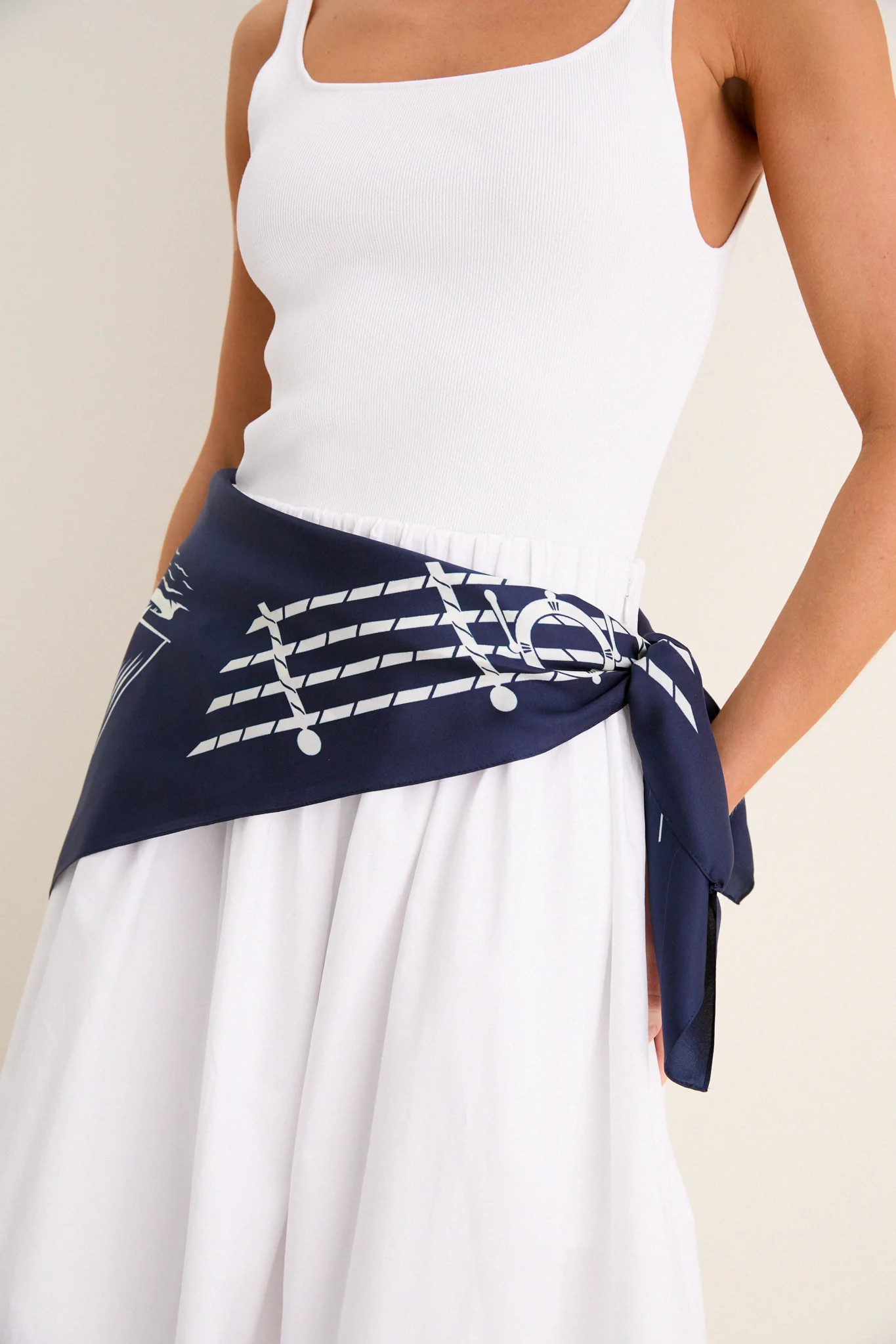 Mod Pesce Medium Silk Scarf | Tuckernuck (US)