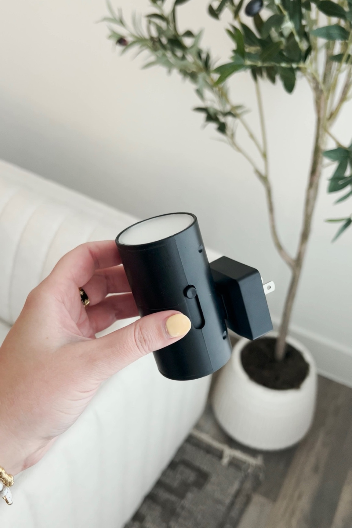 Amazon dimmable night light 💡 

Home gadget, gadget, Amazon home, Amazon, home finds, night light, Amazon gadgets 

#LTKhome #LTKfamily #LTKFind