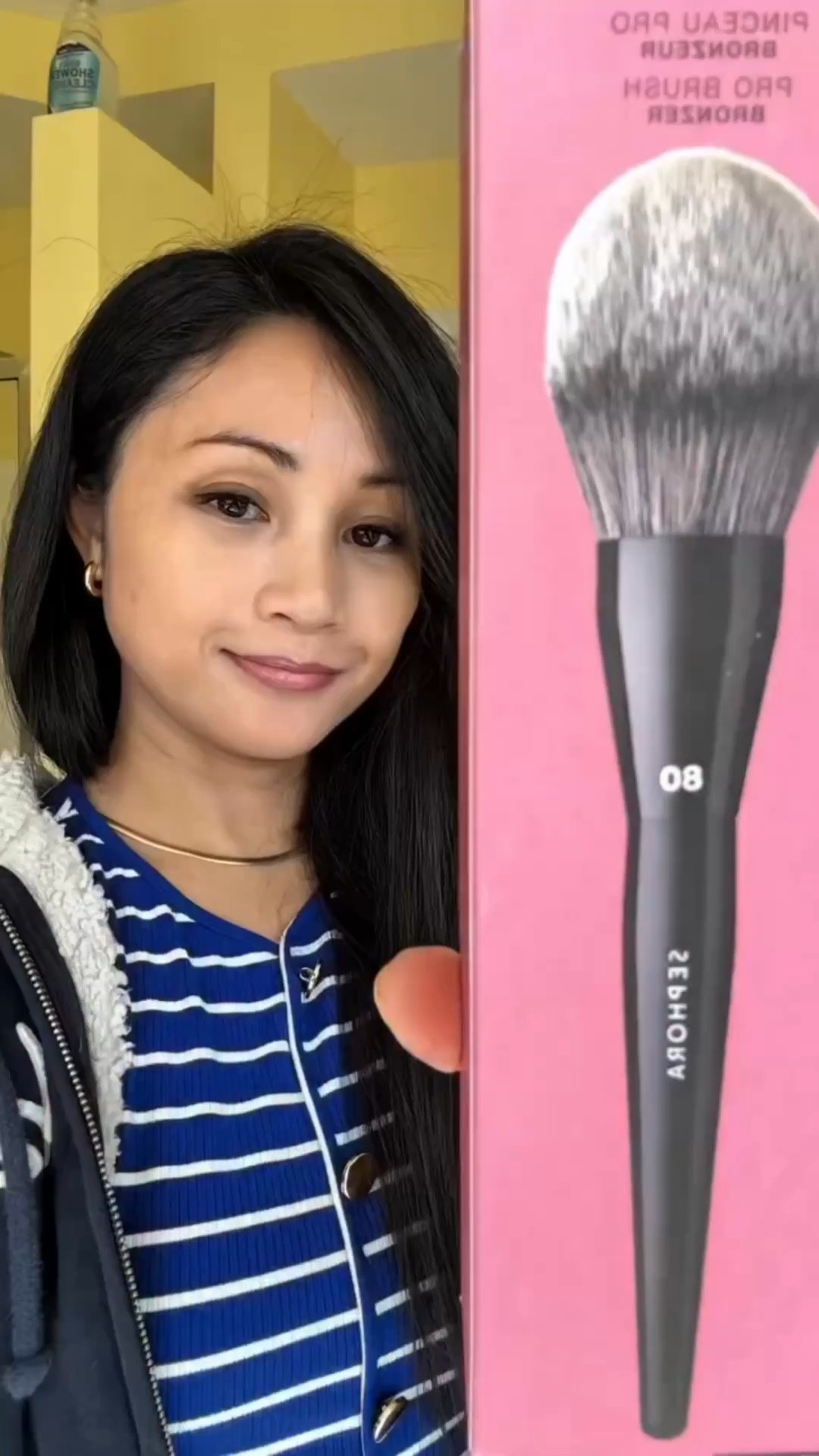 I’ve been looking for the perfect bronzer brush for a while, and I think I finally found one that works for me.The Sephora Collection PRO #80 Brush for my bronzer #sephora #bestmakeupbrushes #sephoracollection @sephora
