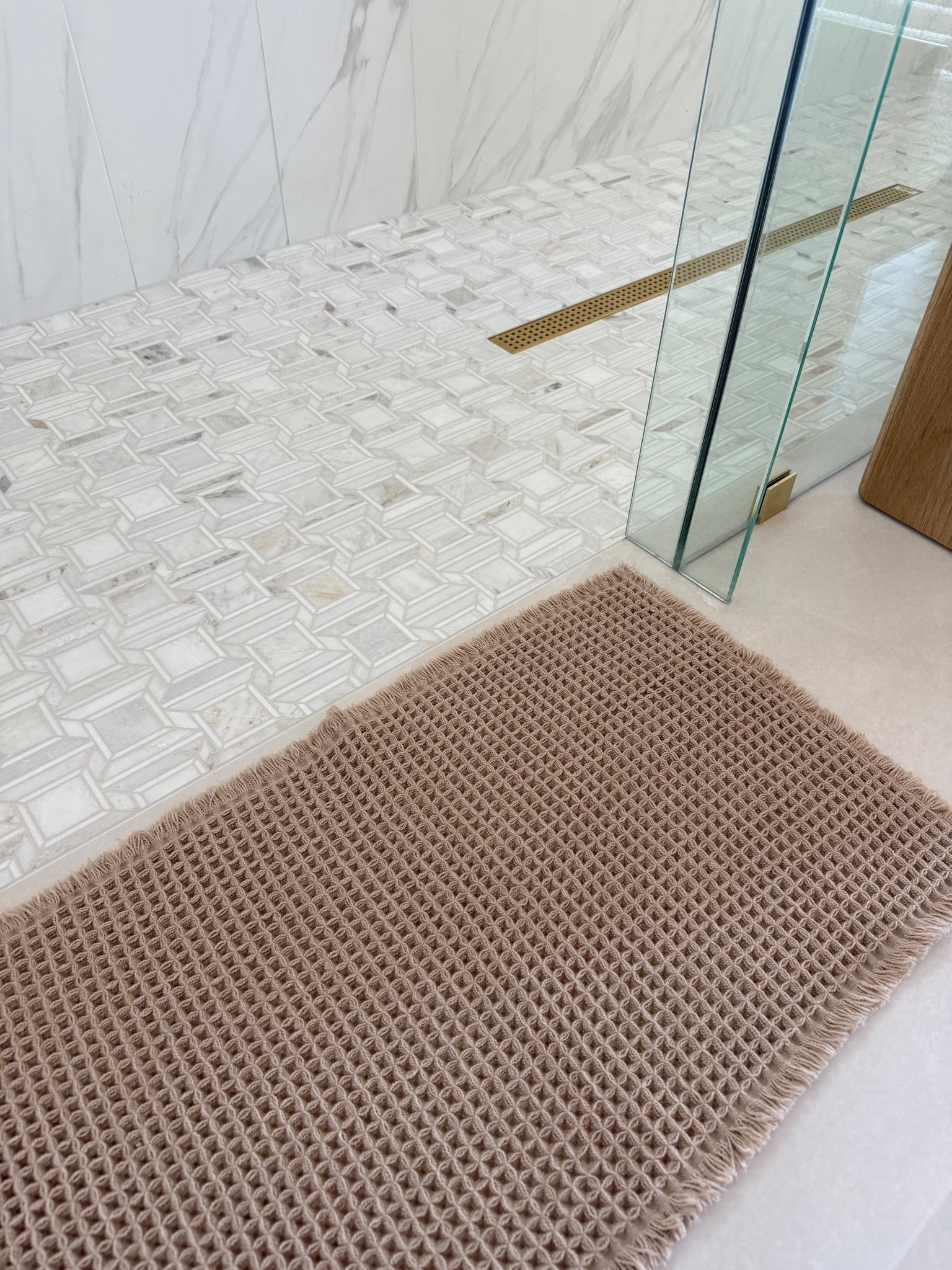 Waffle bath mat, bathroom
Rug, bathroom decor, shower accessories, bath decor, non-slip bath mat 


#amazon 

#LTKHome