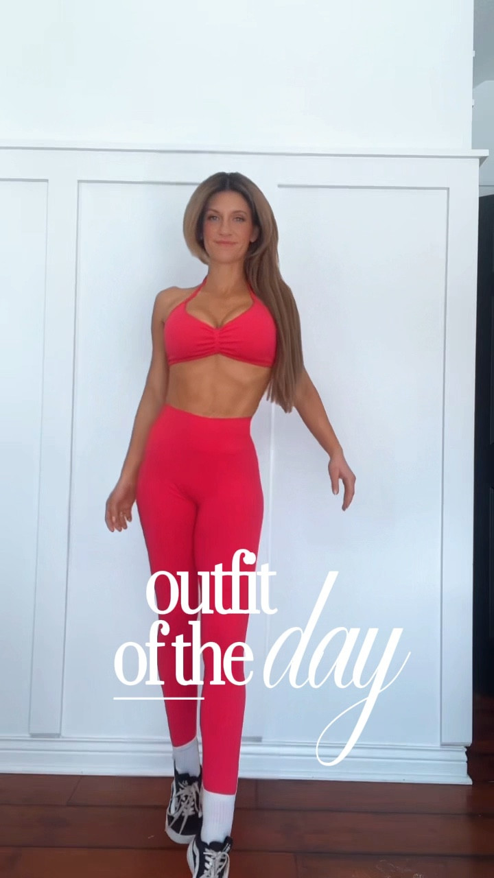 Obsessed with this pink matching gym set for workouts and lifting days.

Amazon activewear find, high rise leggings, compression fit, sweat wicking, and a supportive sports bra for training.

Shop it on LTK.
XS bottoms, S top.

#LTKfitnessgoals #LTKValentine #LTKmomlife