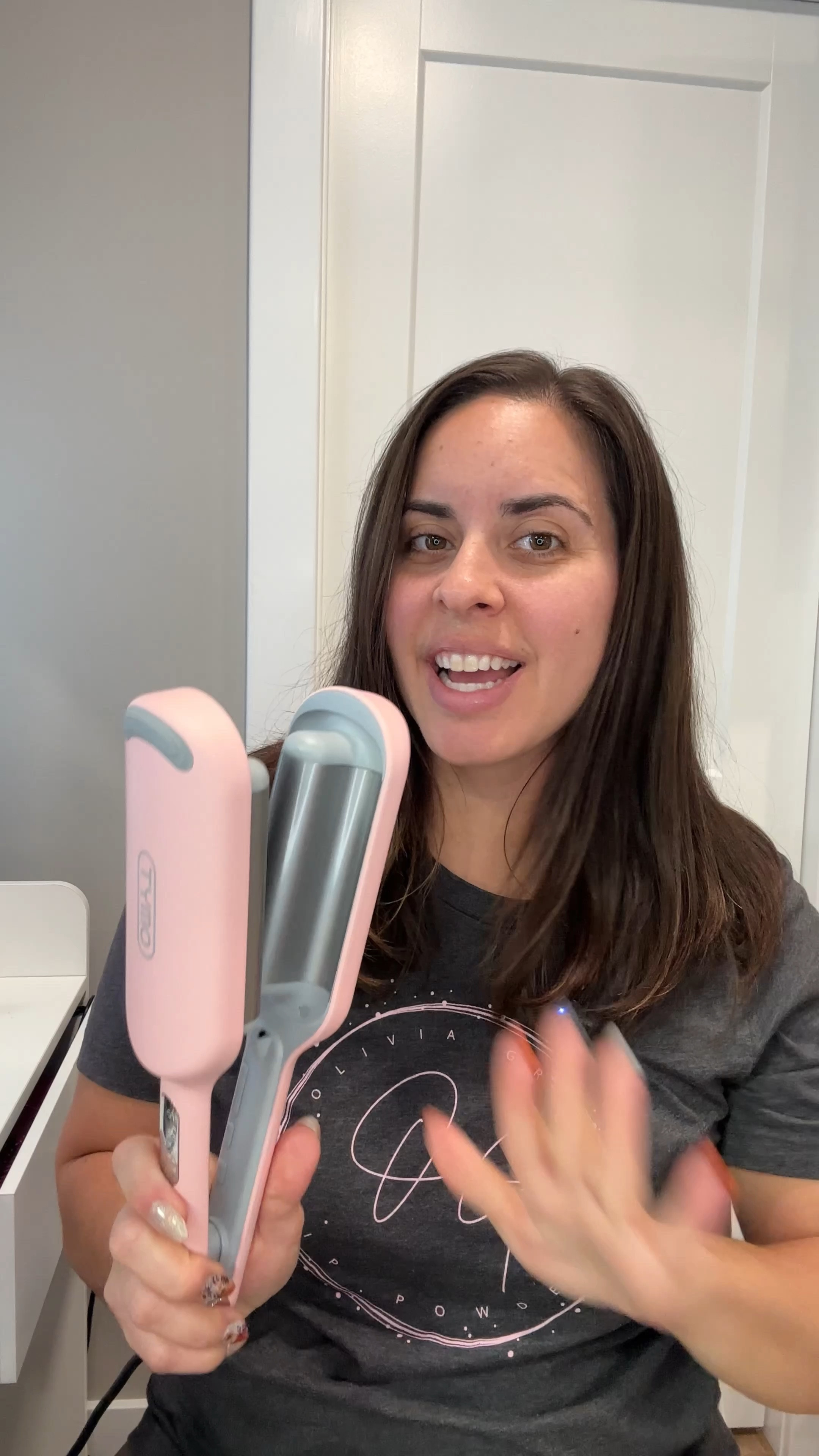 Use a Tymo Rovy Waver on thick medium length hair 

#LTKVideo #LTKBeauty #LTKFindsUnder50