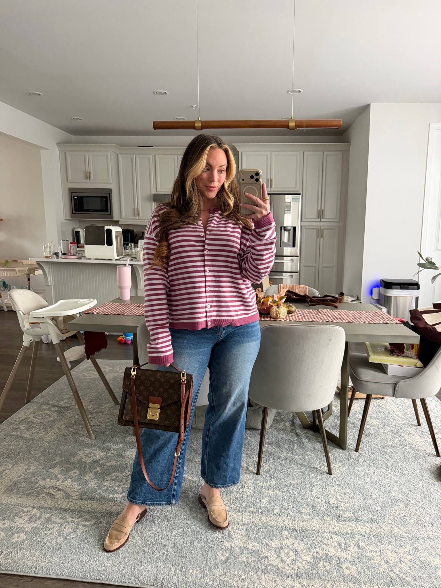 In love with this oversized cardigan 🧸

#LTKdayinmylife #LTKMidsize #LTKmomlife