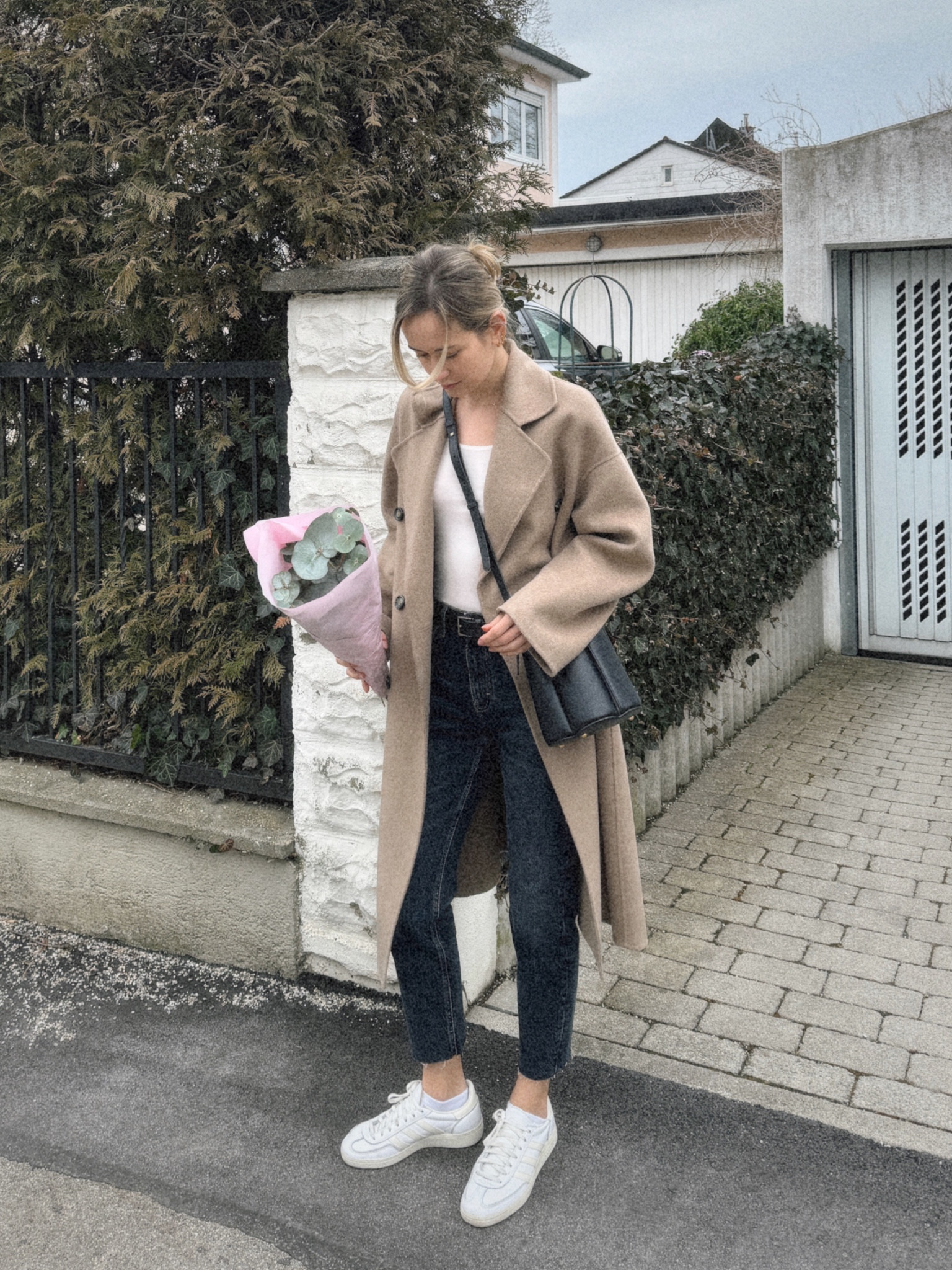 so tired of wide legs! finally found the perfect pair of slim cropped jeans 🤍 spring ladies 🫶🏼 #croppedjeans #springjeans #springoutfit #topshopheans #asosjeans #springinspiration #springclothes #frühlingjeans

#LTKSpringSale #LTKstyletip #LTKeurope