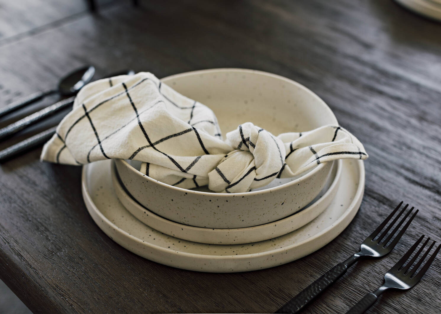 Saturna 16 pce Dish Set White | Urban Barn