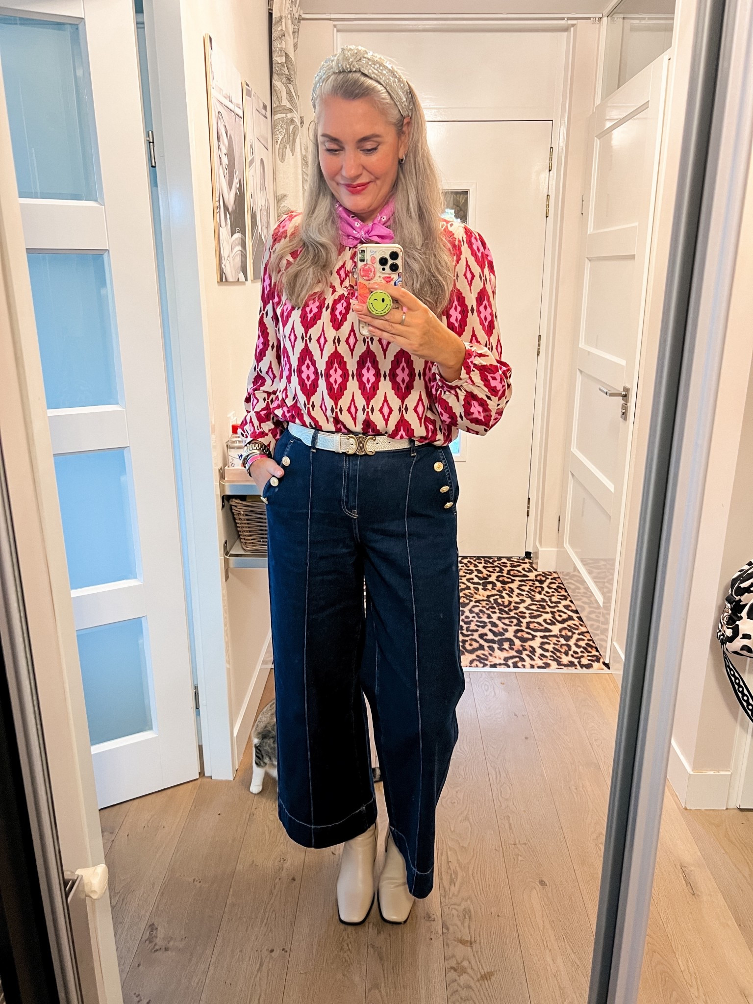 OOTD - Dinsdag. Blouse en Jeans beide van MS Mode en beide maat 42. Schoenen zijn oud van Scapino. 



#LTKeurope #LTKnederlands #LTKworkwear