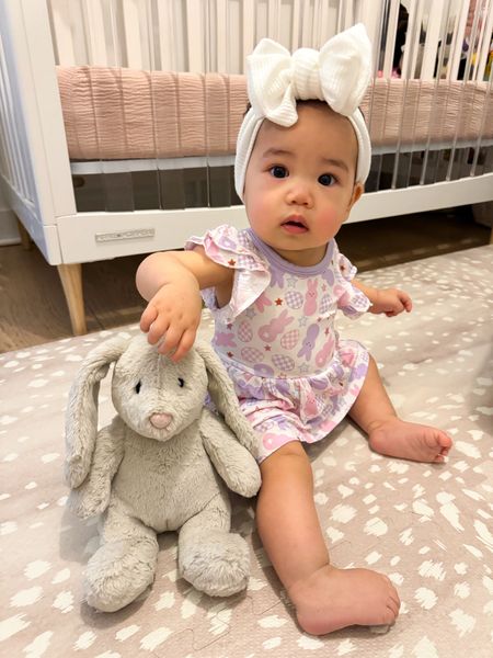 Some bunny’s ready for Easter 🐣 🐰 How stinkin’ cute are these @dreambiglittleco baby clothes from their Easter collection?? 😍 All  are made out of buttery soft viscose bamboo & so comfy for baby 💜 #dblceaster #dblcpartner #dreambiglittleco