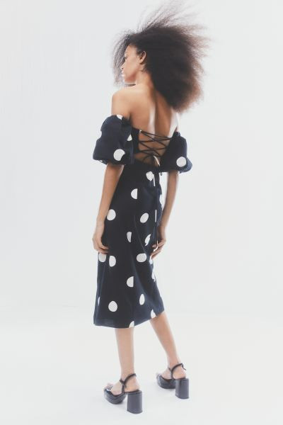 Off-the-shoulder puff-sleeved dress | H&M (UK, MY, IN, SG, PH, TW, HK)