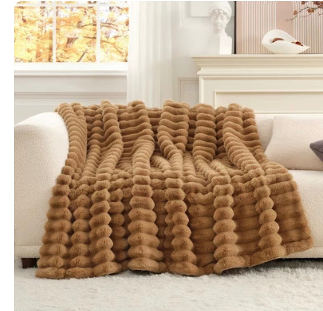 Elevated, refined, intentional — my Parisian luxury gift guide is here 🤍🎄✨ #christmasgiftguide #holidaygiftsforher #luxurychristmas #christmas2025 

#LTKHoliday #LTKHome #LTKGiftGuide