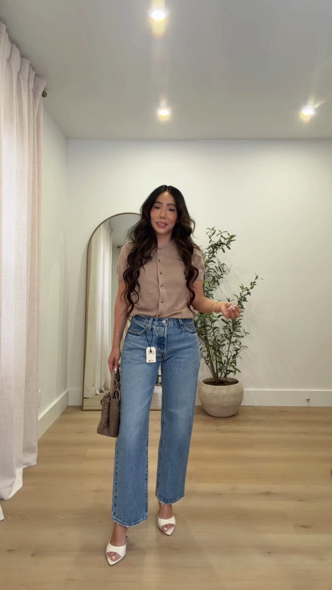 Styling the @Levi's 501 ankle length jeans wearing size 25 

#LTKPetite #LTKootd #LTKSeasonal