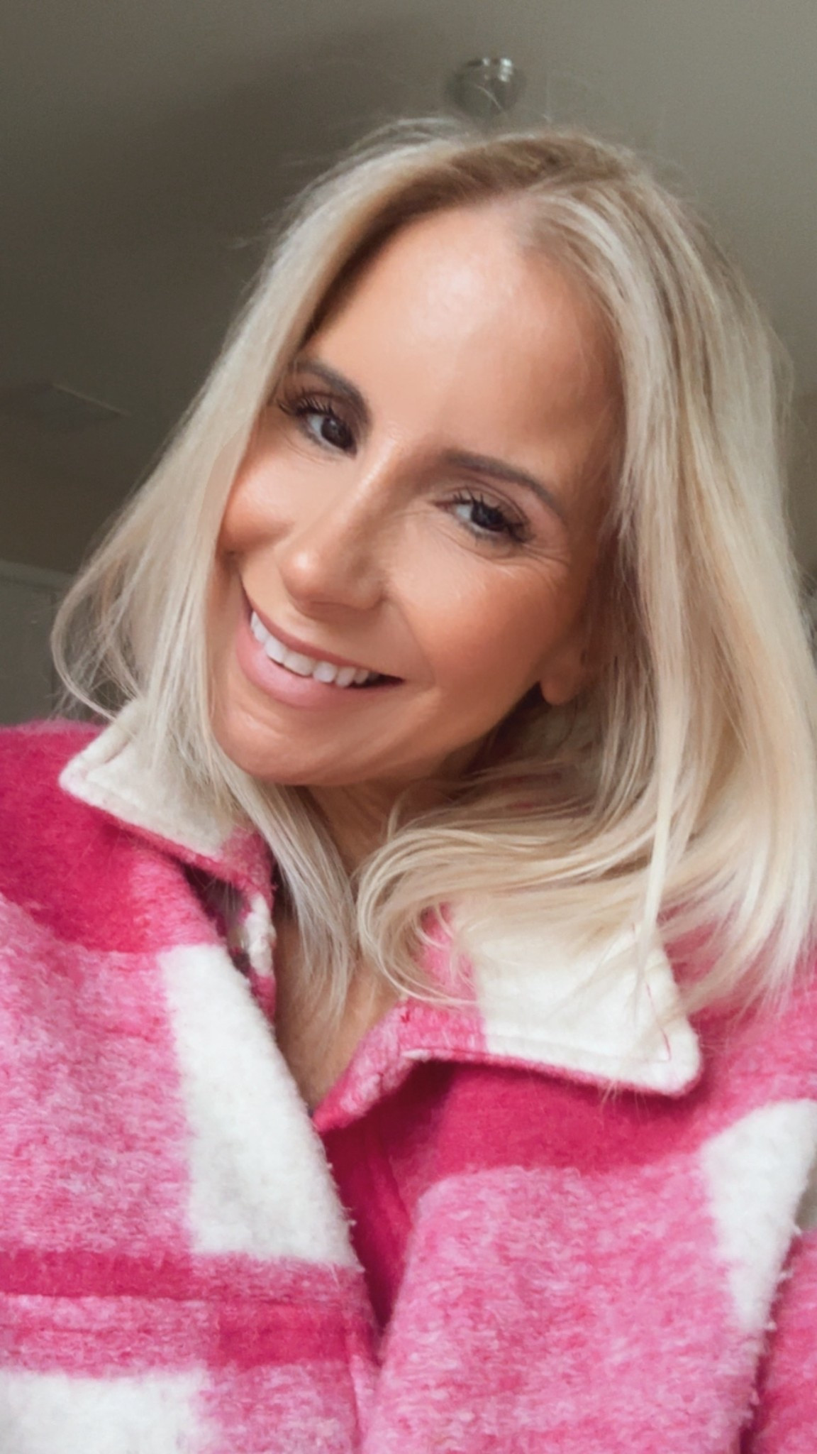 5 Minute Majeup routine ✨

Makeup routine 
Beauty products 
Morning routine 
Makeup essentials 
Busy morning routine 
Spring makeup 
.

#LTKmomlife #LTKmorningroutine #LTKBeauty