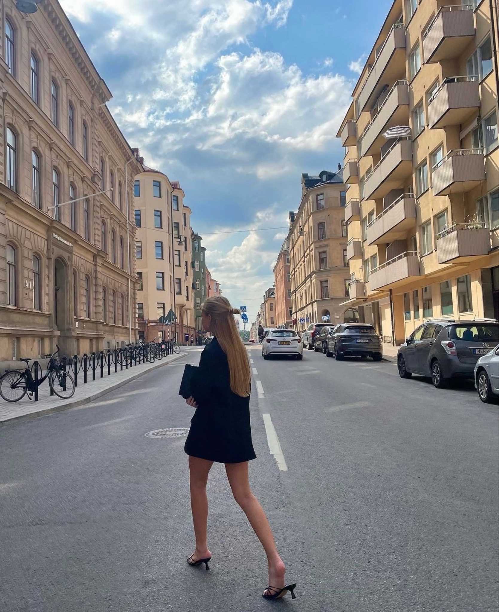 Black mules, kitten heels, oversized blazer, mango, H&M 

#LTKSeasonal #LTKstyletip #LTKeurope