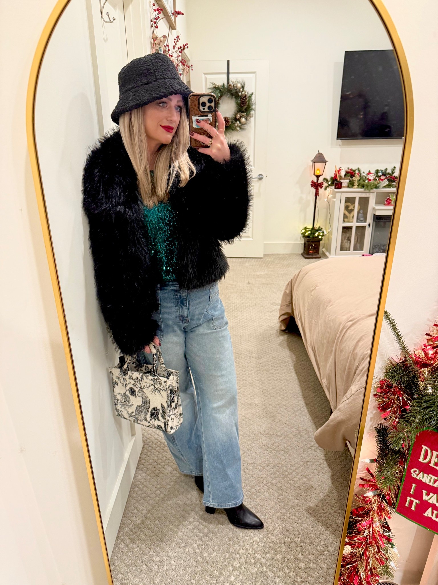 Santa’s calling 📞  

#LTKHoliday #LTKPetite #LTKSeasonal