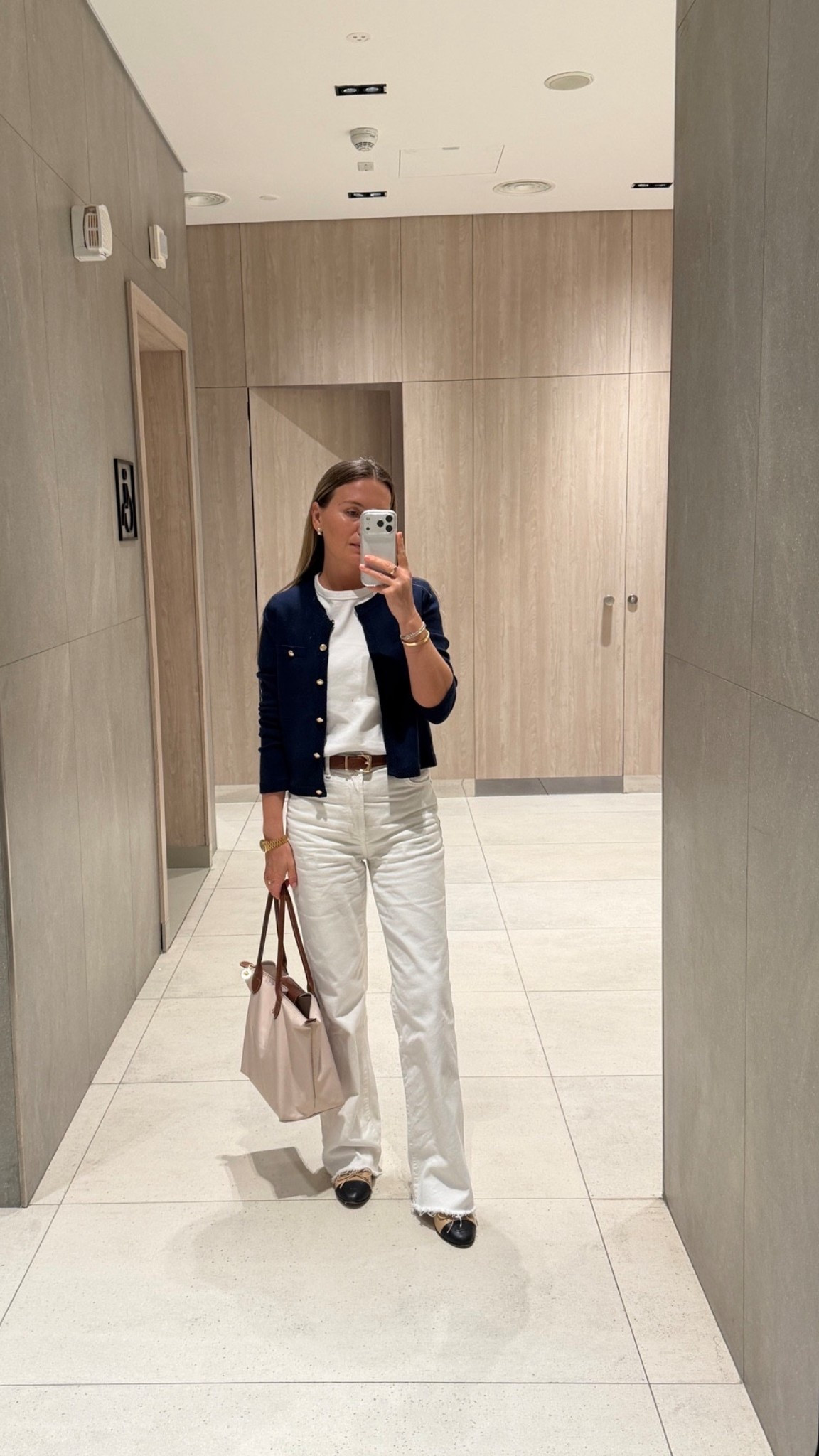 Wearing Size Small, and jeans size 25 

#LTKootd #LTKSaleAlert #LTKvlog