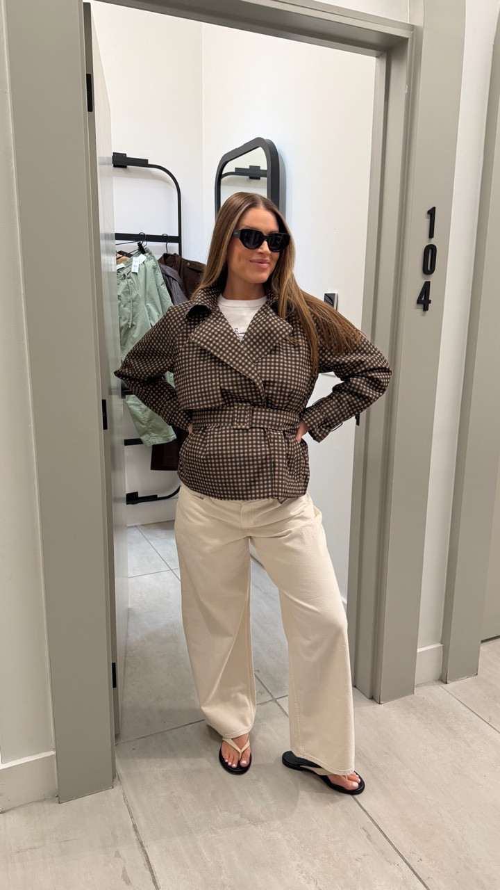 @abercrombie Bump friendly fall outfit 🍂

This short belted trench coat is so comfortable! I love the checked pattern and classic gold-down collar. Also comes with pockets!

#LTKootd #LTKSeasonal #LTKBump