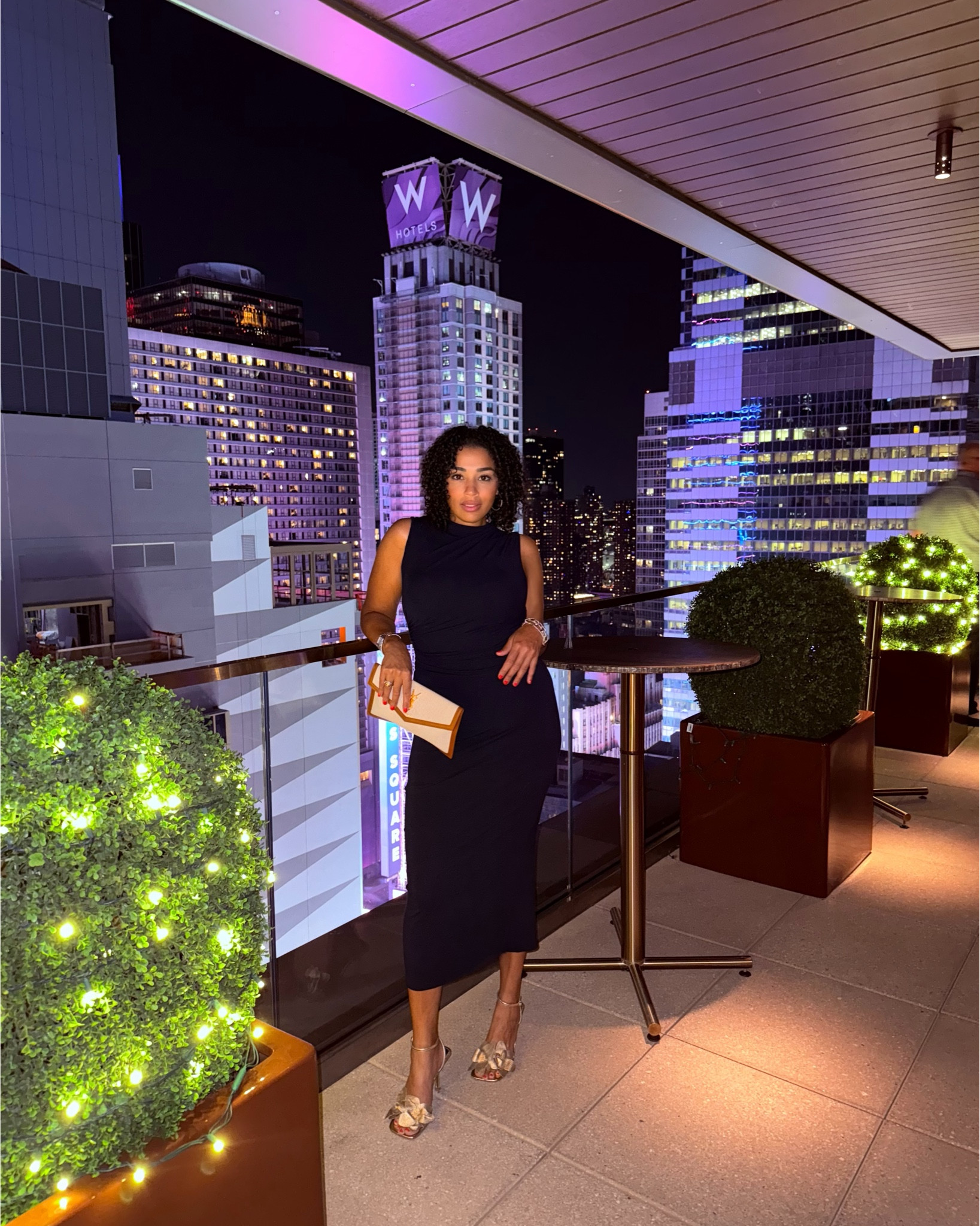 Navy blue summer body con 

#LTKStyleTip #LTKMidsize #LTKFindsUnder100