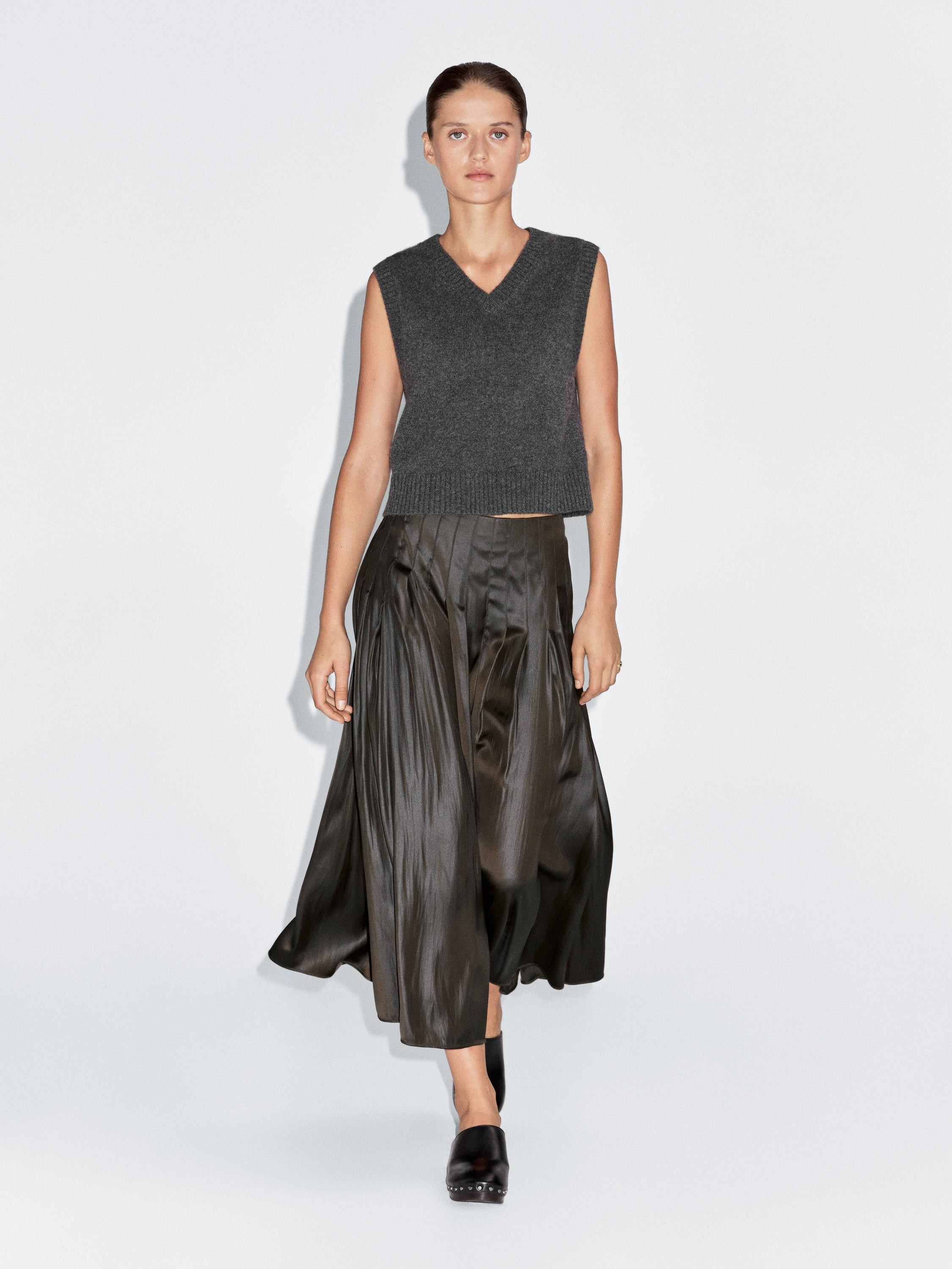Pintuck midi skirt with waxed finish | Massimo Dutti US