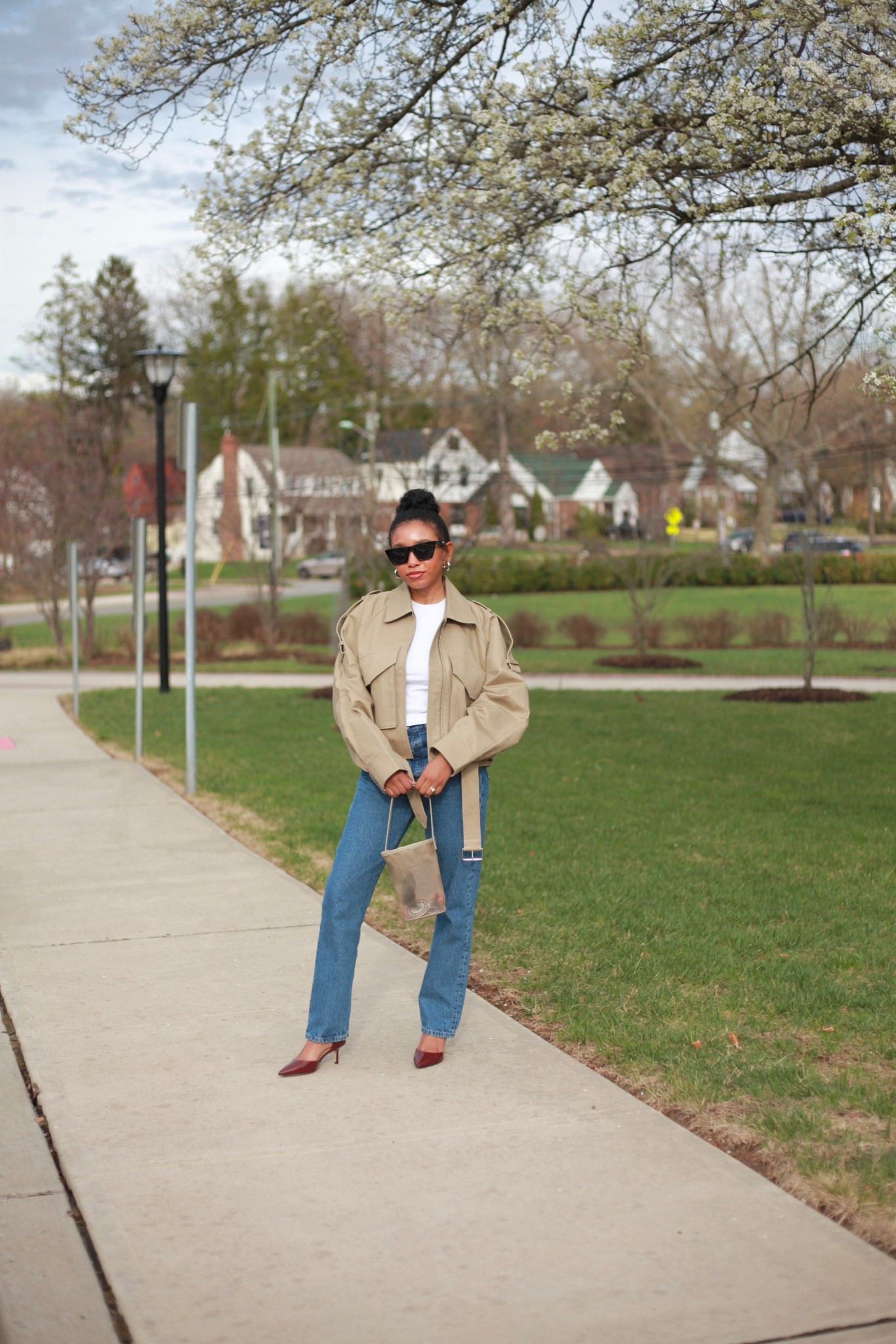 -size 26 in jeans
-size small in tee

#LTKSeasonal #LTKFindsUnder100 #LTKStyleTip