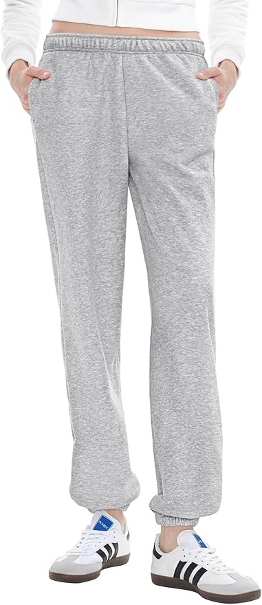 PUMIEY Women’s High Waisted Sweatpants Fleece Baggy Sweat Pants Y2K Lounge Joggers Pants Three-... | Amazon (US)