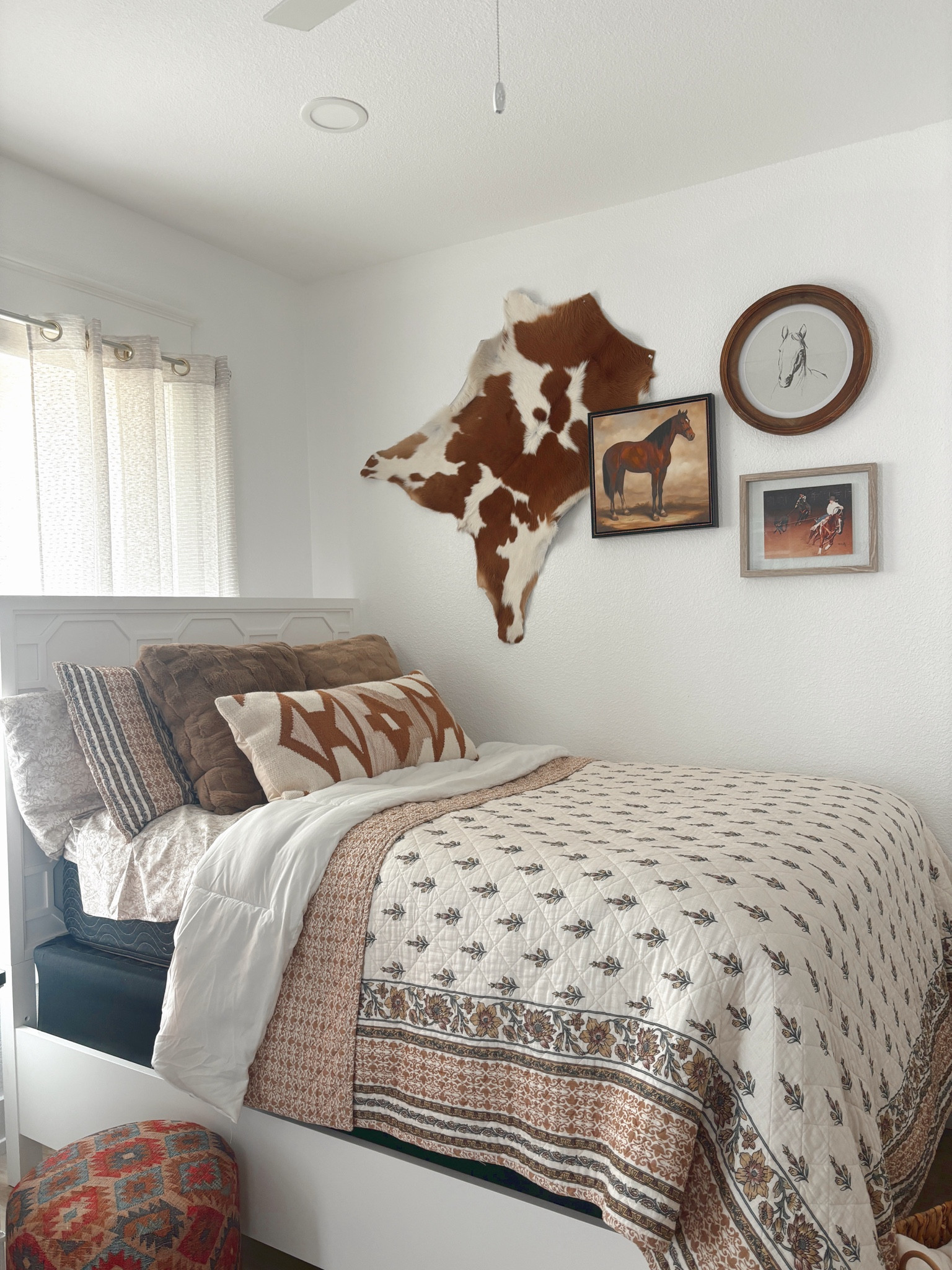 WESTERN ROOM LINKS 