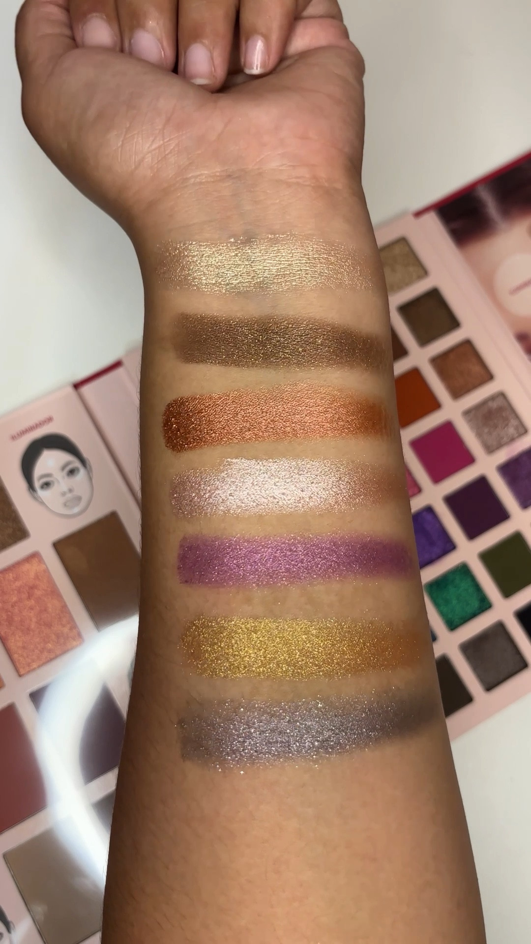 Bora testar comigo todos os cintilantes da Paleta Celebration? 💖✨ 

#LTKbeleza #LTKbrasil