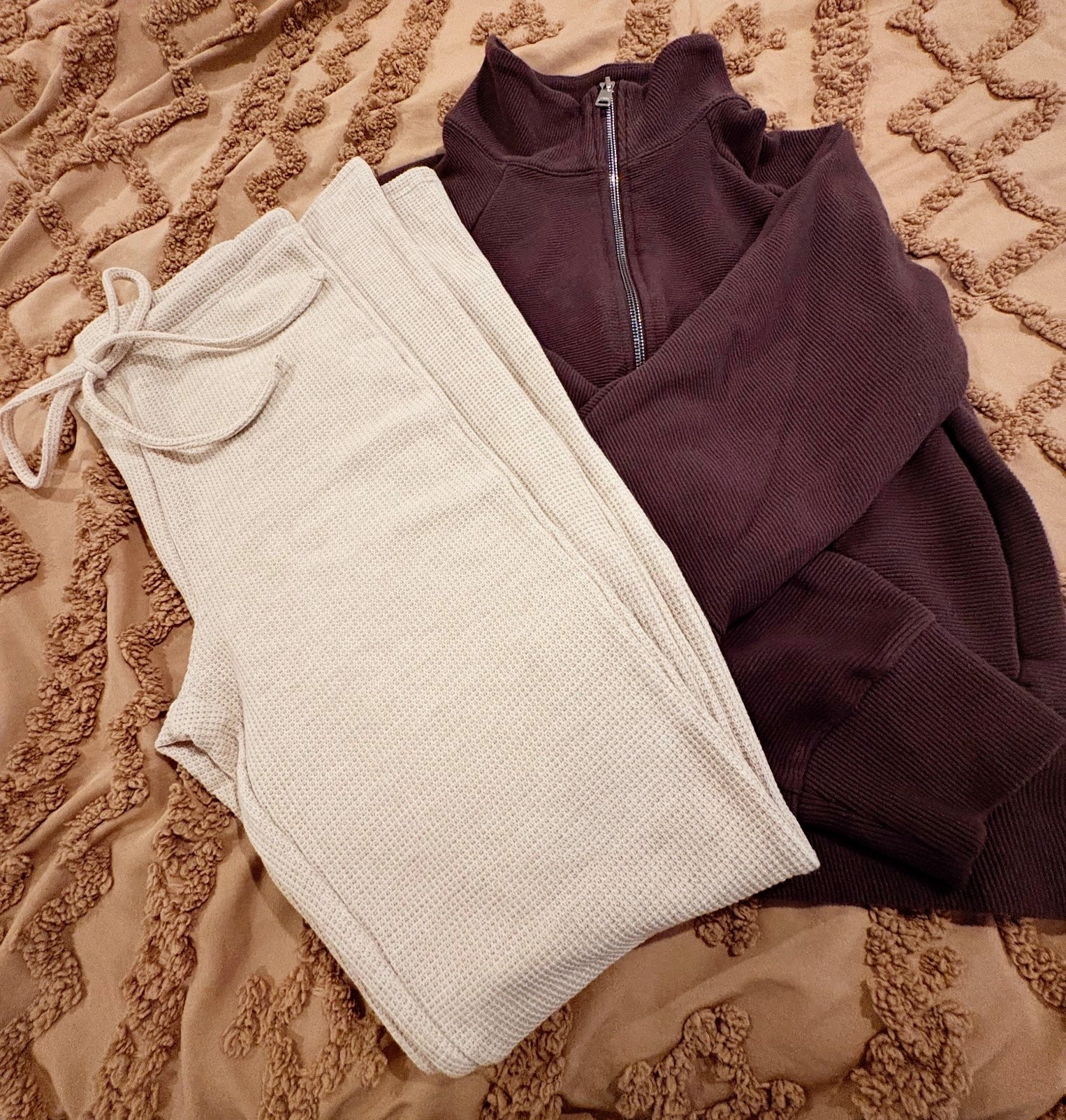 My neutral rainy day outfit.. Comfy and casual 

#LTKgrwm #LTKootd