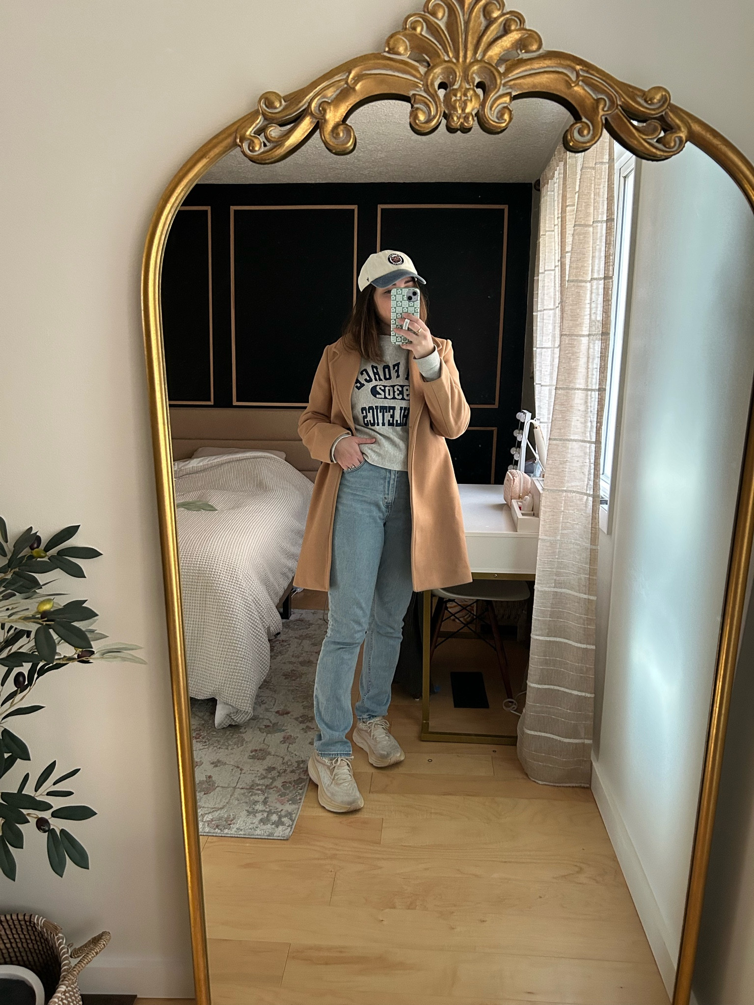 Sweatshirt, sporty chic 🤍 Abercrombie look for LESS 

#LTKstyletip #LTKfindsunder50 #LTKmidsize