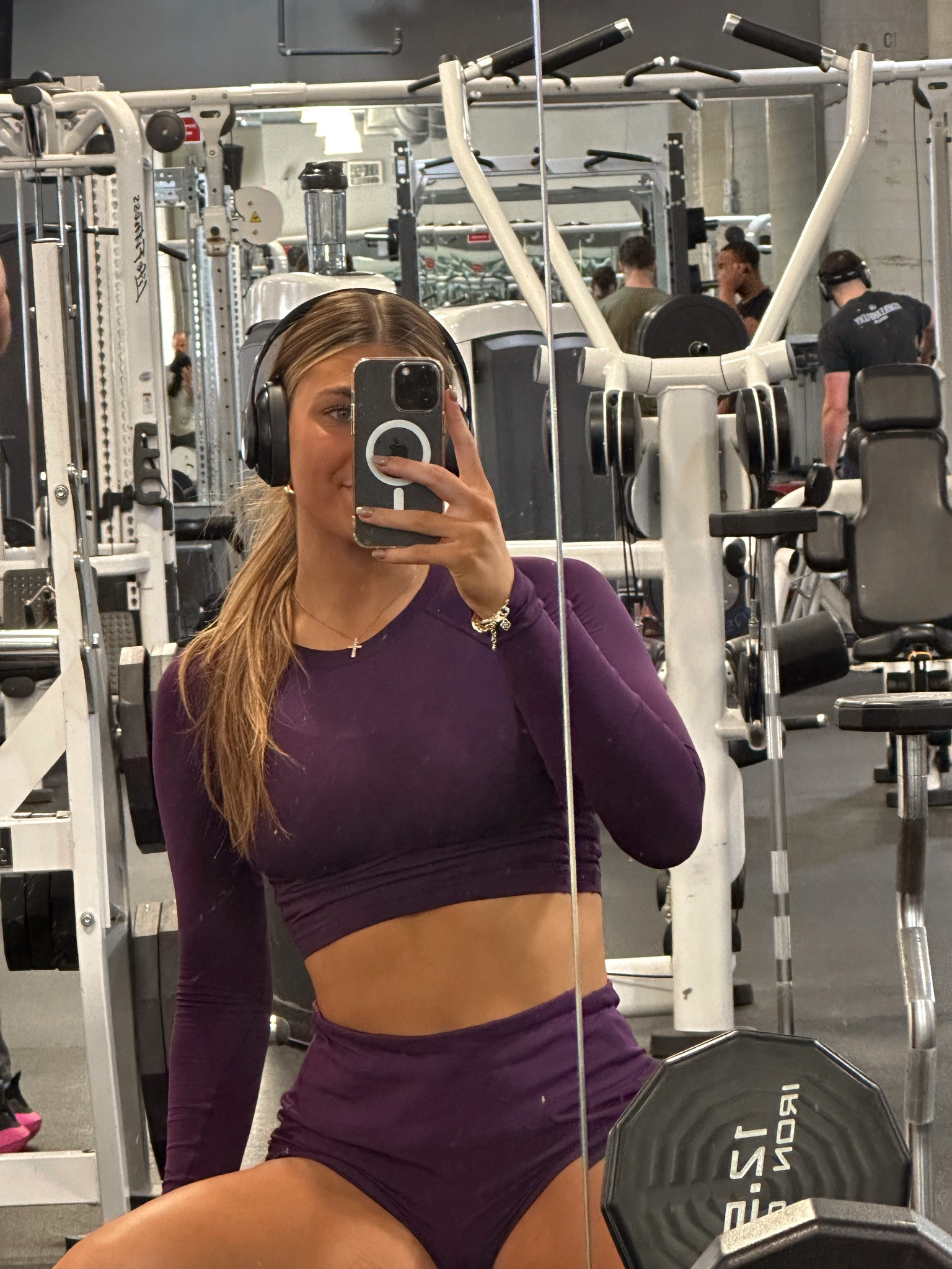 the perfect purple for fall 💜

size 2 on top and 6 in bottoms

#LTKSeasonal #LTKstyletip #LTKfitness