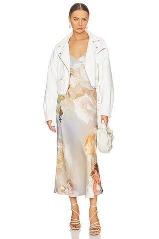 Change Country Regions Preferences - Currently selected: $country, Language: en, Currency: USD
  ... | Revolve Clothing (Global)