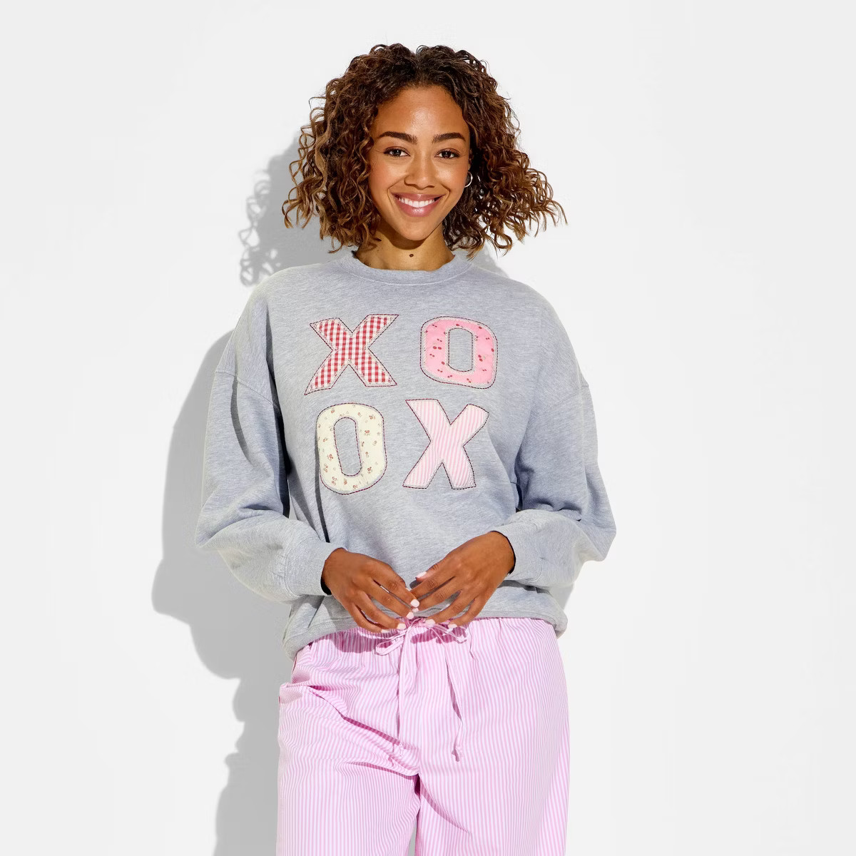 Women's XOXO Fleece Graphic Pullover Sweatshirt - Light Gray | Target