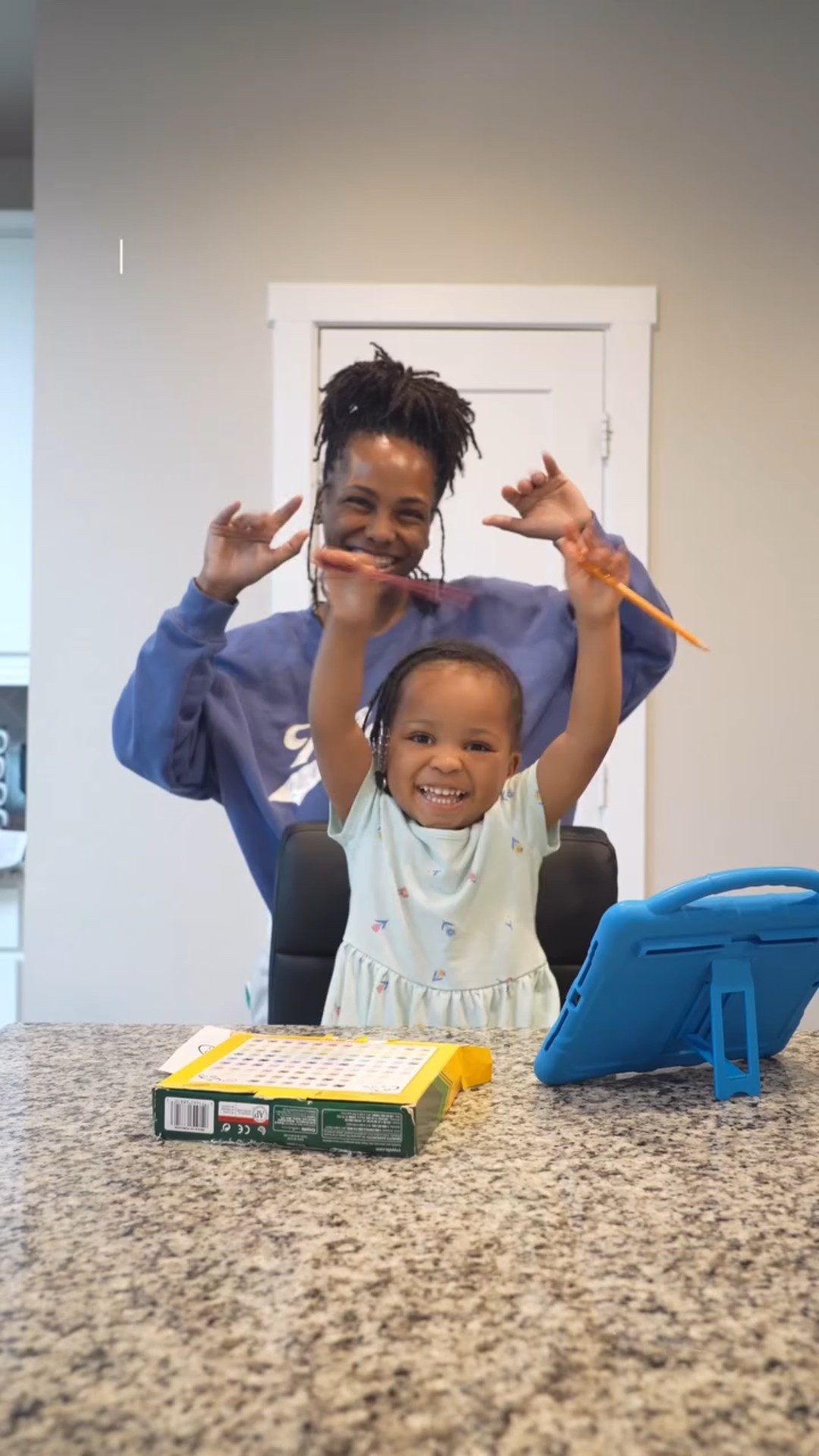 Her hair was looking rough after the waterpark but I love how this came out 😭💚 #toddlerbraids #braidstyles #toddlerbraidstyle 

Products: 
Shampoo/Conditioner: @carolsdaughter 
Heat protectant: @etaehair 
Hair oil: @ksgardenselfcare 
Mousse: @shinenjam @magicfingersstudio 
Gel: @joienaturals 
Hydration mist: @beautylustllc (NAOMI15 for 15% off)