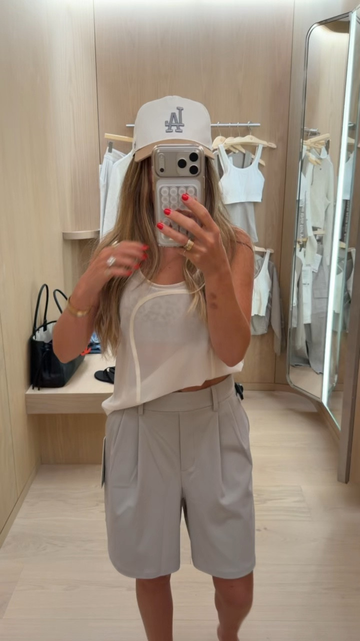 Try on @lululemon. I'm a size 6/Small tops, and 6 shorts! 

lululemon, activewear, workout outfits