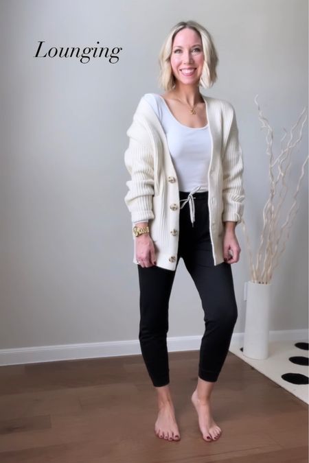 Abercrombie 25% off for the LTK Fall Sale! 

Top size small 

Cardigan size XS - these are selling out fast - come in other colors 


Fall outfit , casual outfit , loungewear , cardigan , #ltkstyletip #ltkunder100 #ltkunder50 , joggers , weekend outfit , mom outfit , mom style 

#LTKSale #LTKSeasonal #LTKsalealert